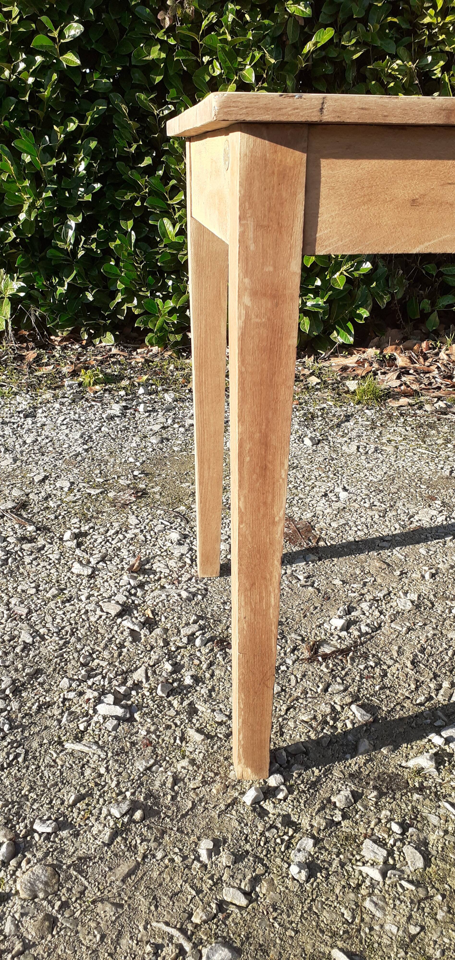 Table de ferme en chêne pieds fuselé bois brut