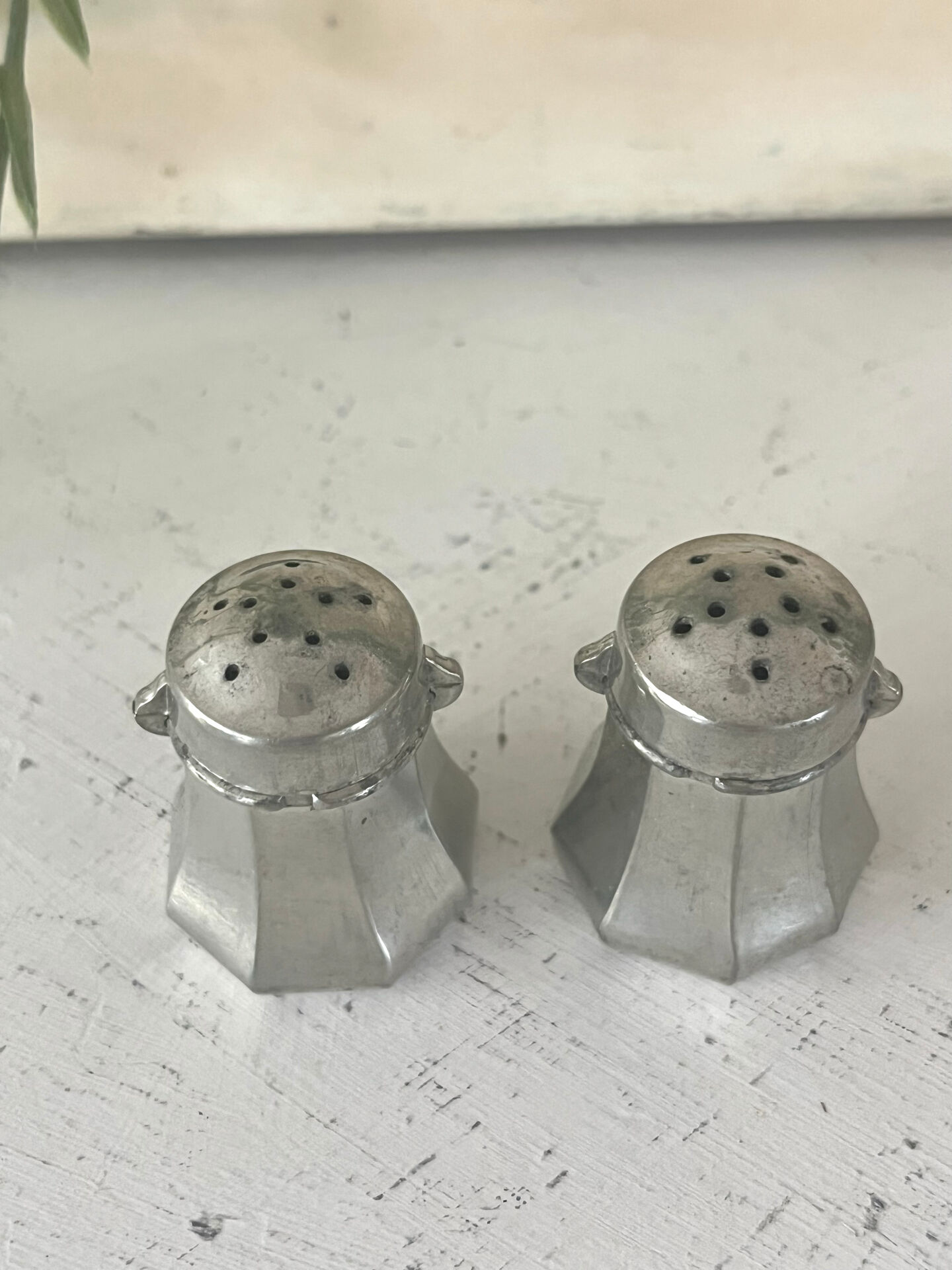 French pewter salt and pepper shakers set Etains du Manoir with origin