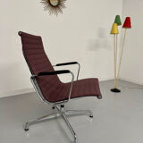 EA 122 swivel chair designed by Charles and Ray Eames for Vitra, 1980s.