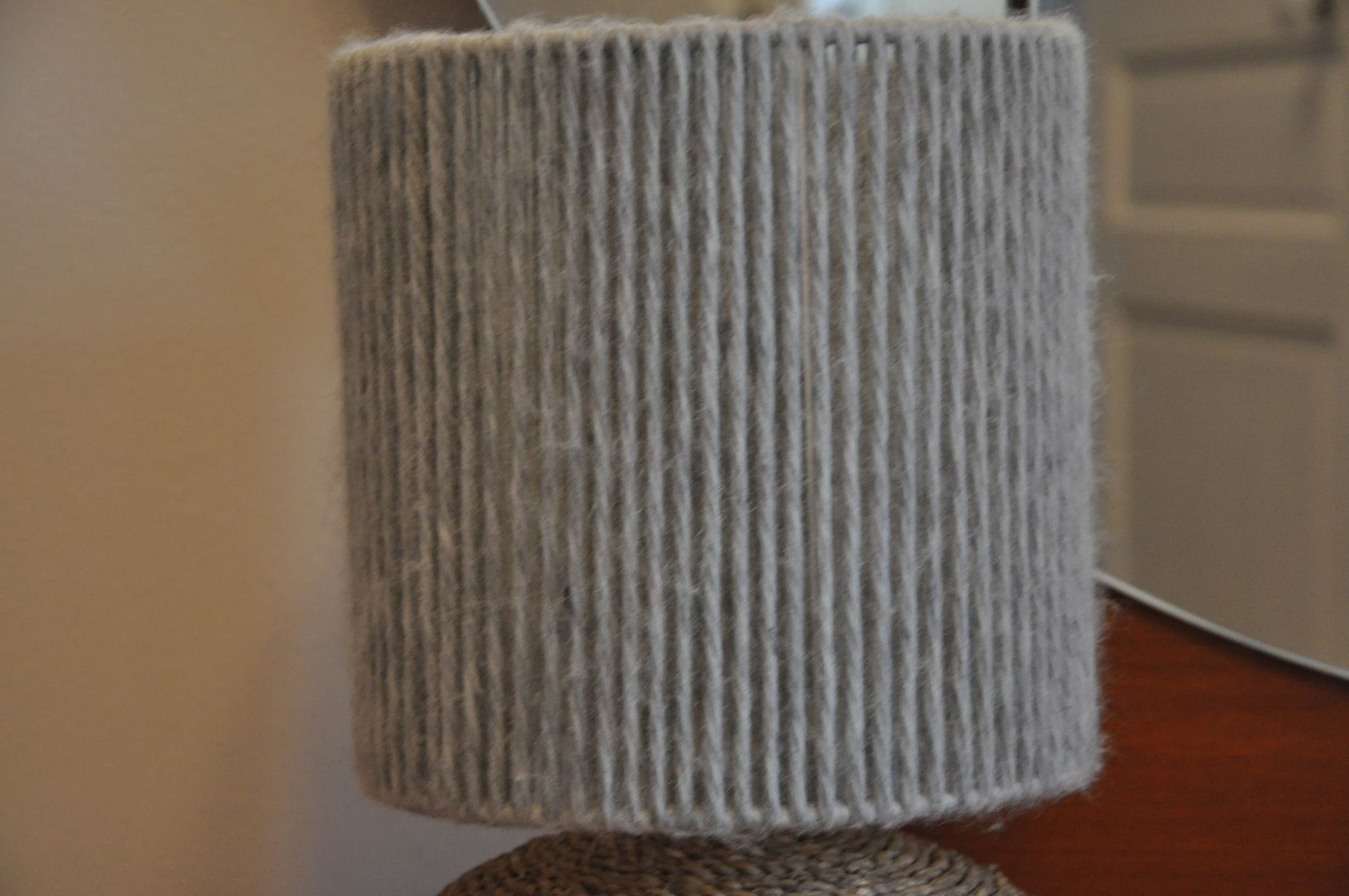Lampe rafia et laine