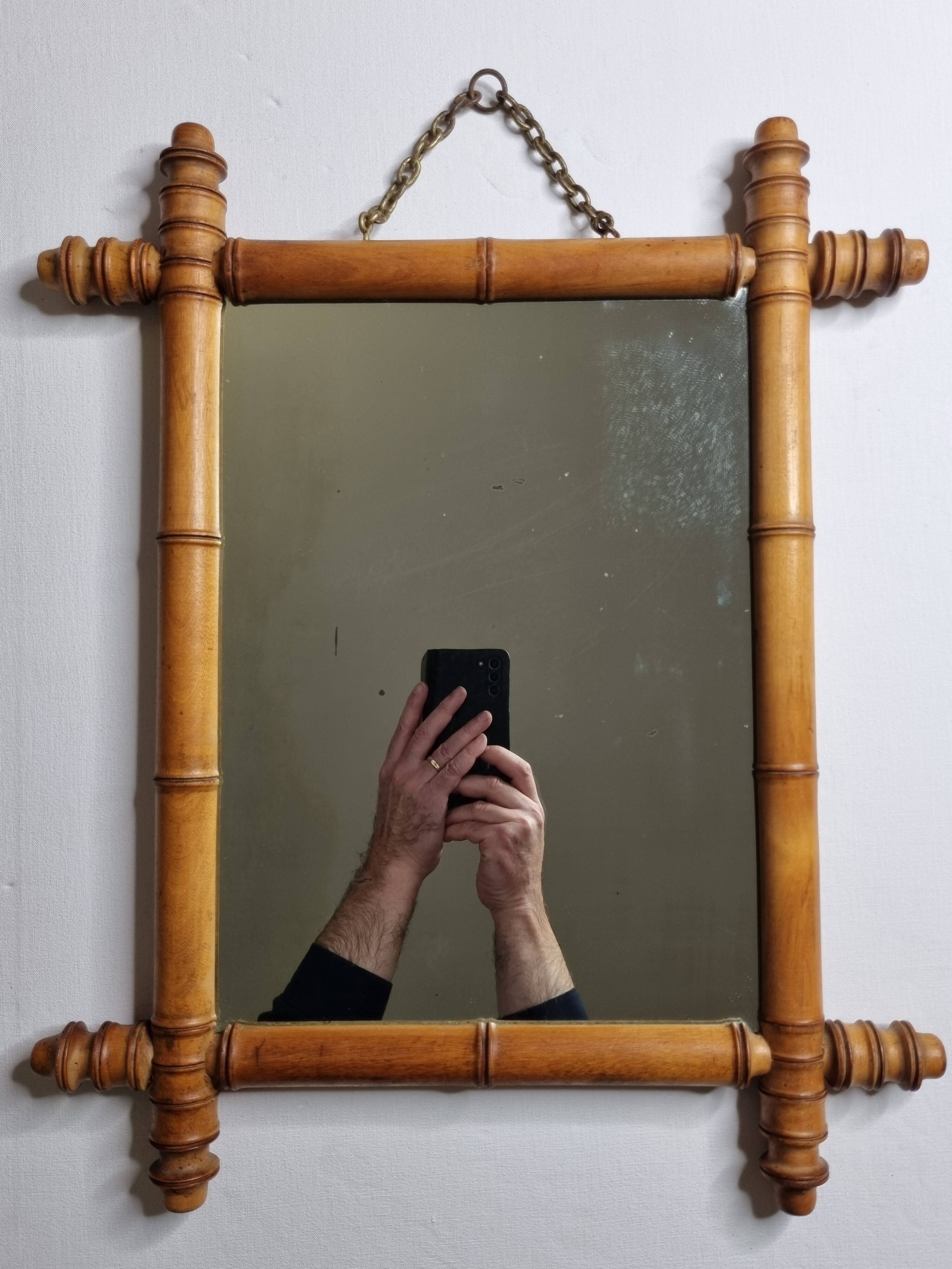 Miroir en bois tourné à l'imitation du bambou, des années 40-50, 42 x 49 cm
