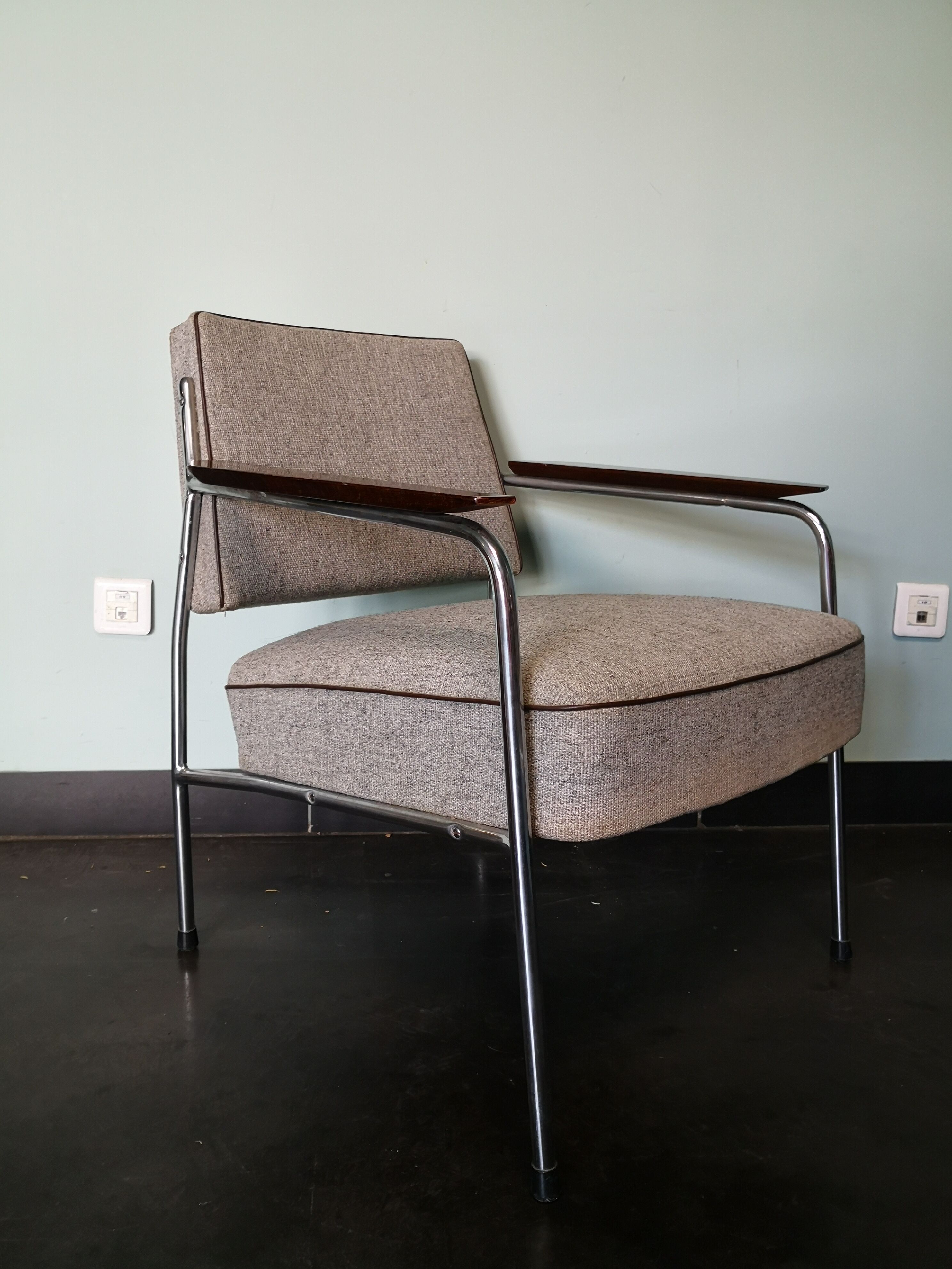 Fauteuil tchèque, 1960, métal, tissu et bois