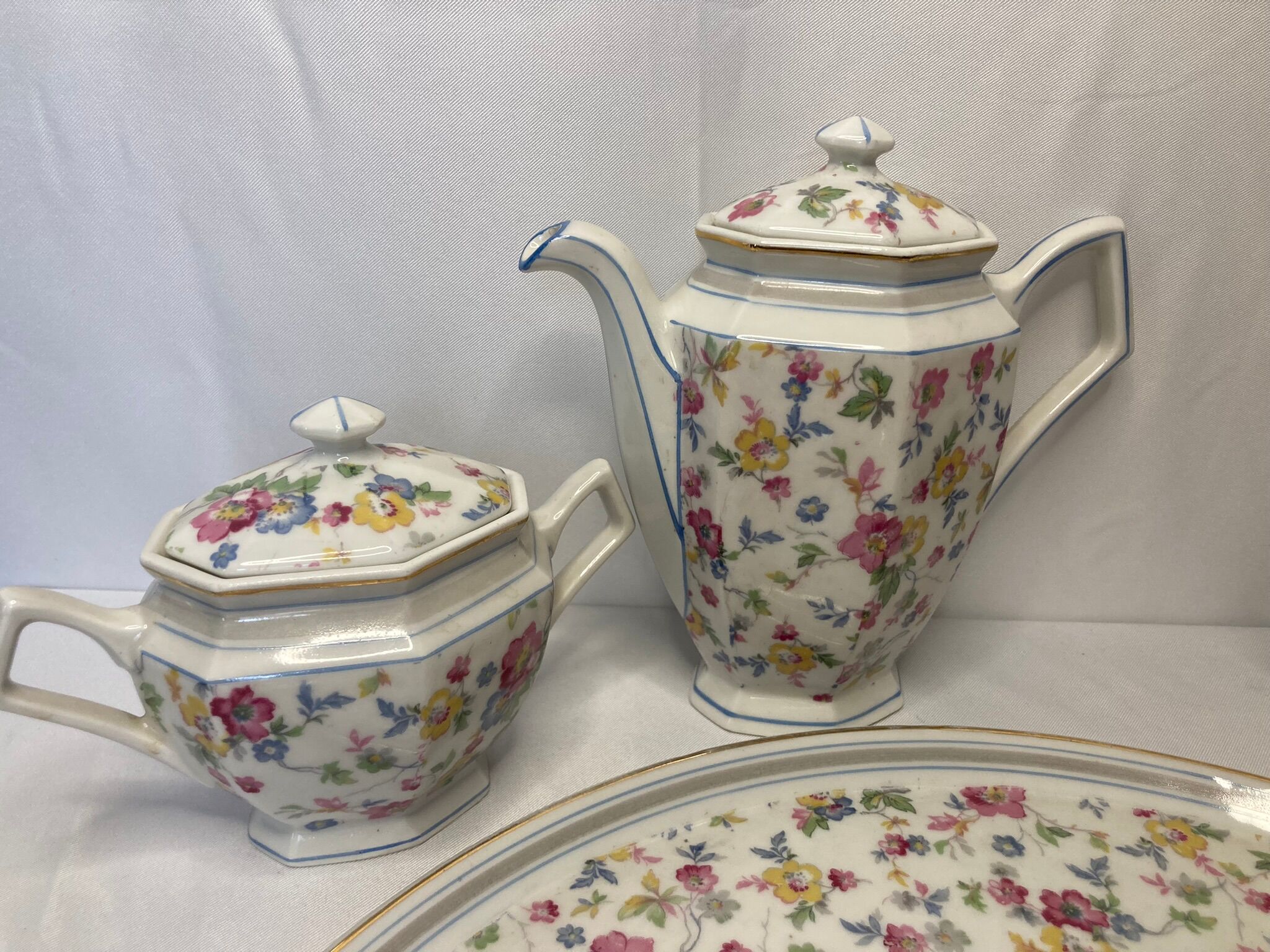 Liberty selfish service in fine 20th century earthenware