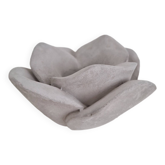 Plaster flower candle holder