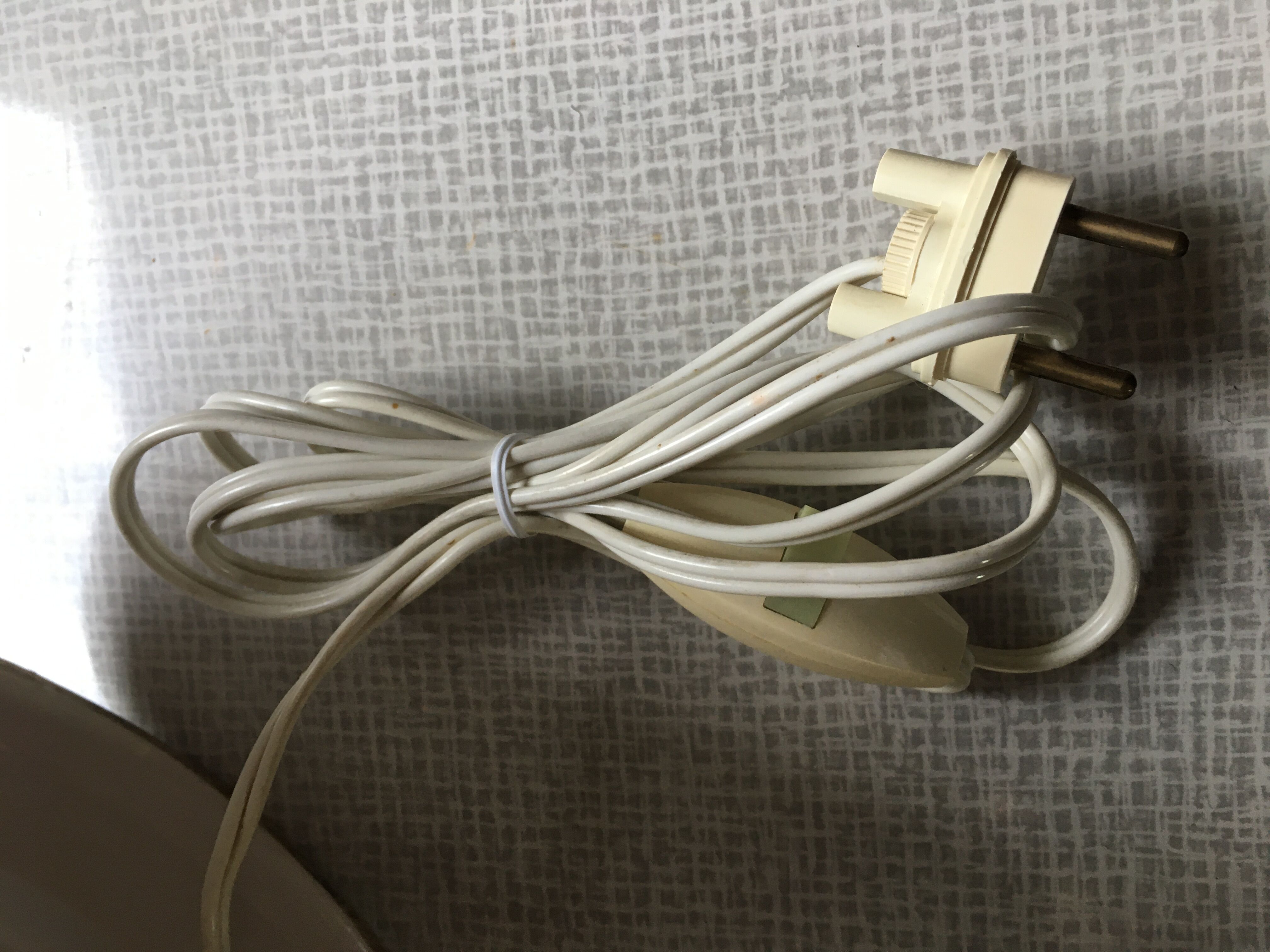 Triple white ceramic dove lamp