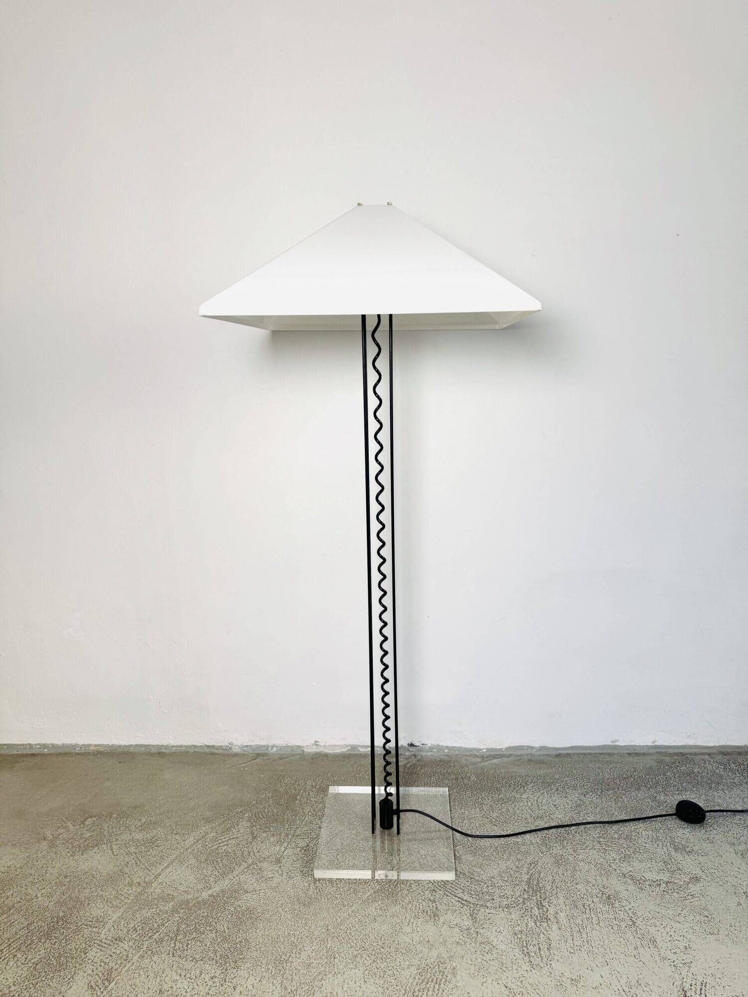Sculptural Pyramid Floor Lamp In Acrylic By Harco Loor For Harco Loor Design, The Netherlands, 1980S