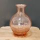 Carafe en verre rose