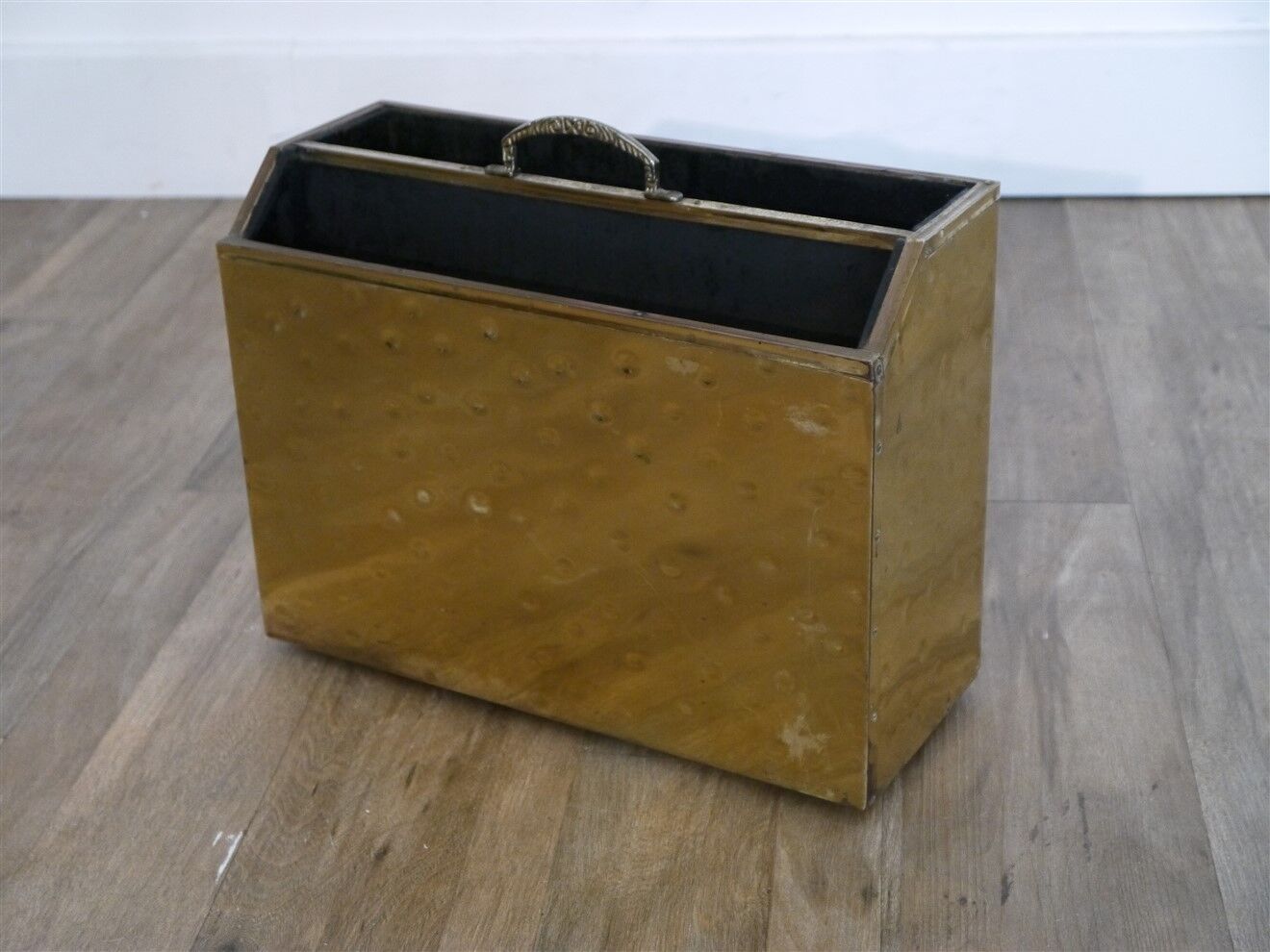 Porte revue vintage en laiton 1960