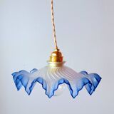 Suspension in opaline corolla from the 1930s