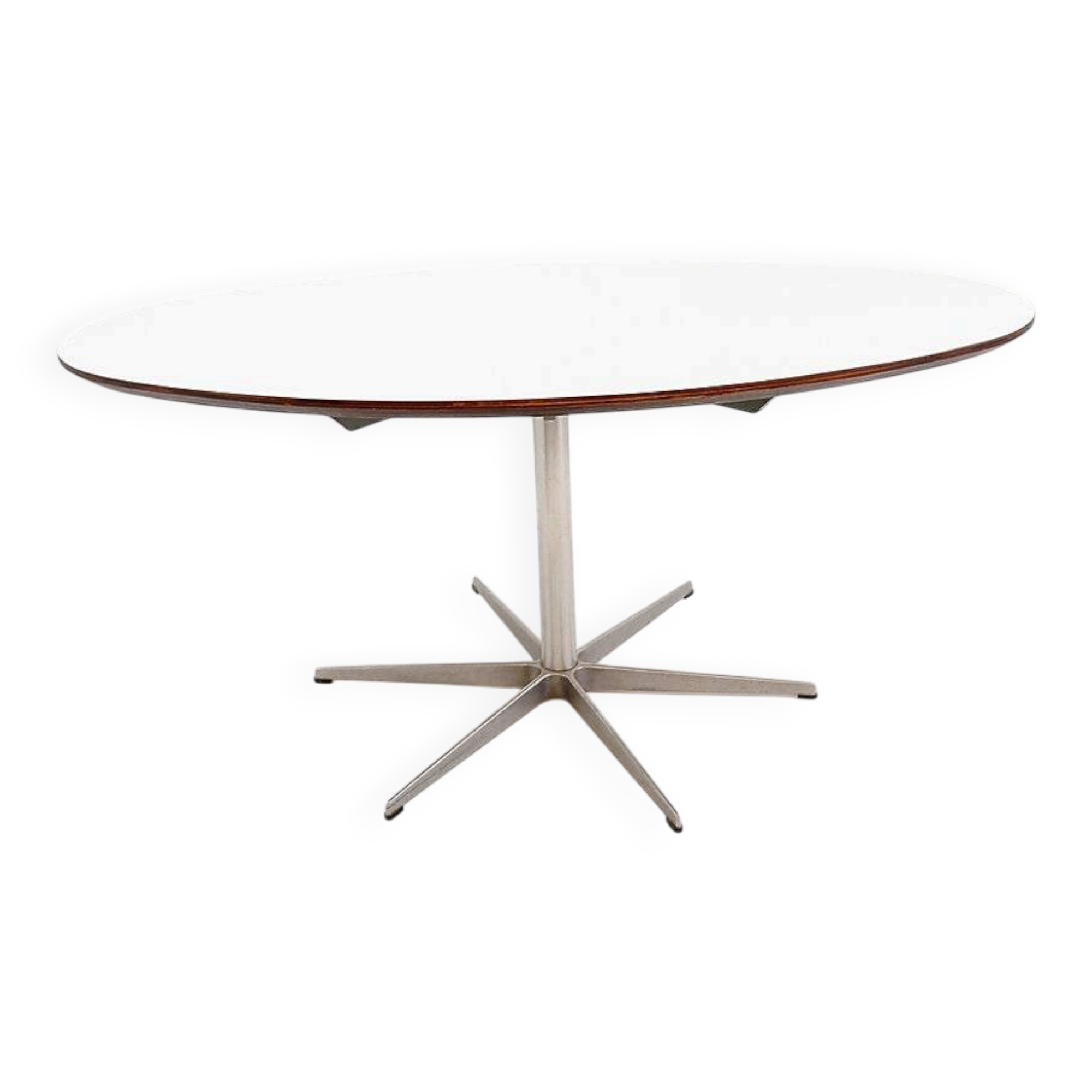 Star-shaped dining table with 6 branches by Arne Jacobsen for Fritz Hansen, 1970s.