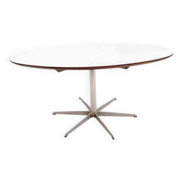 Star-shaped dining table with 6 branches by Arne Jacobsen for Fritz Hansen, 1970s.