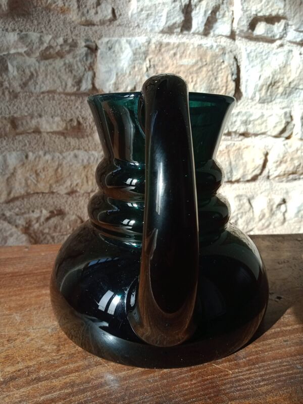 Broc ou Pichet vert profond au design moderne - verre épais