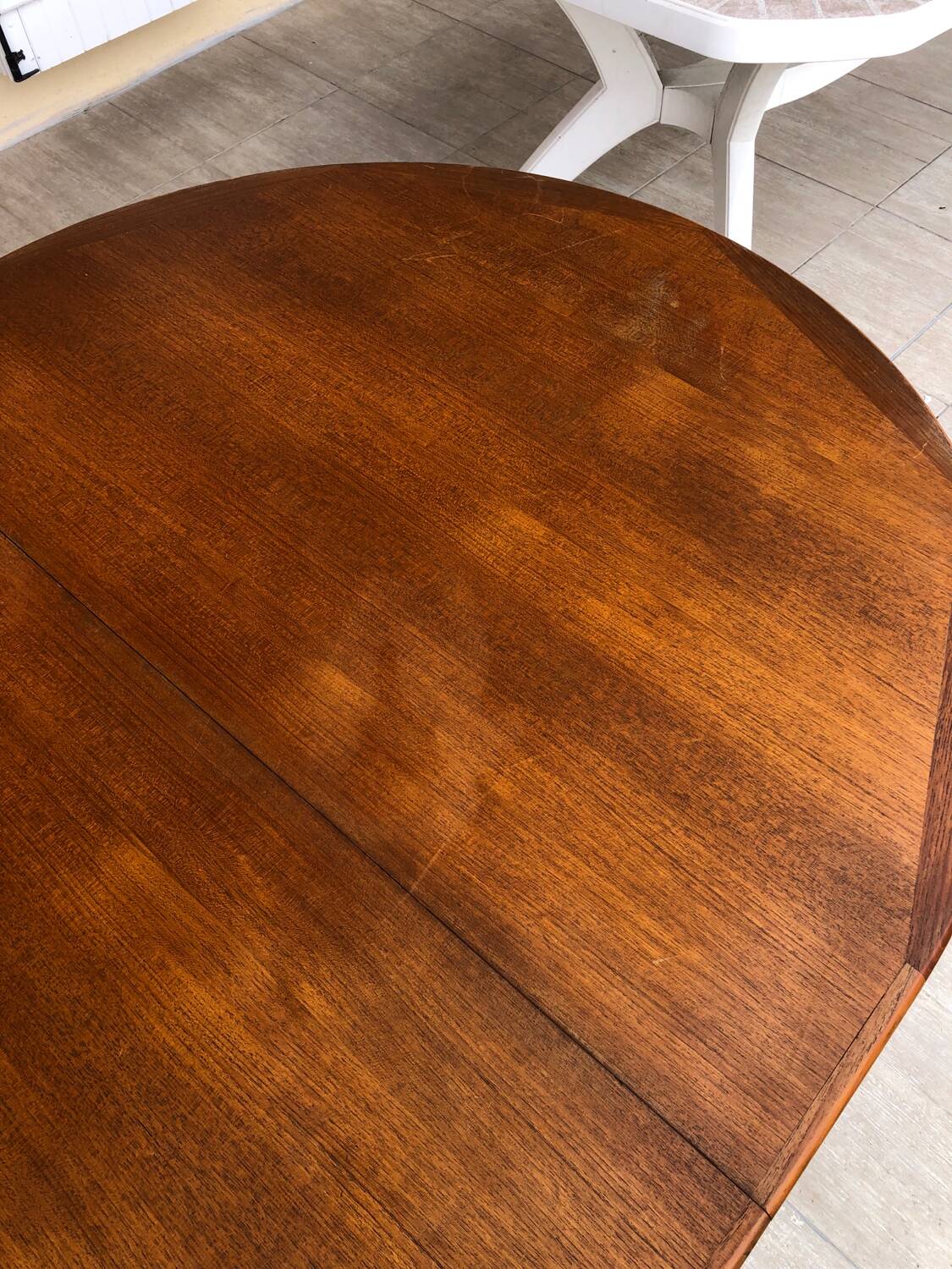 Baumann oval table in solid teak