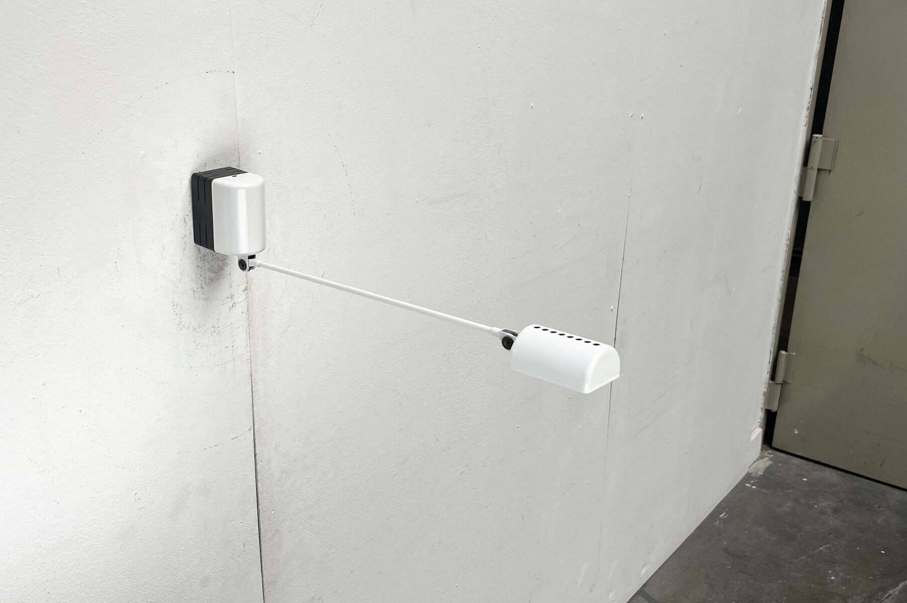 Classic white wall lamp Daphinette Italian vintage by Tommaso Cimini for Lumina, 1980s.