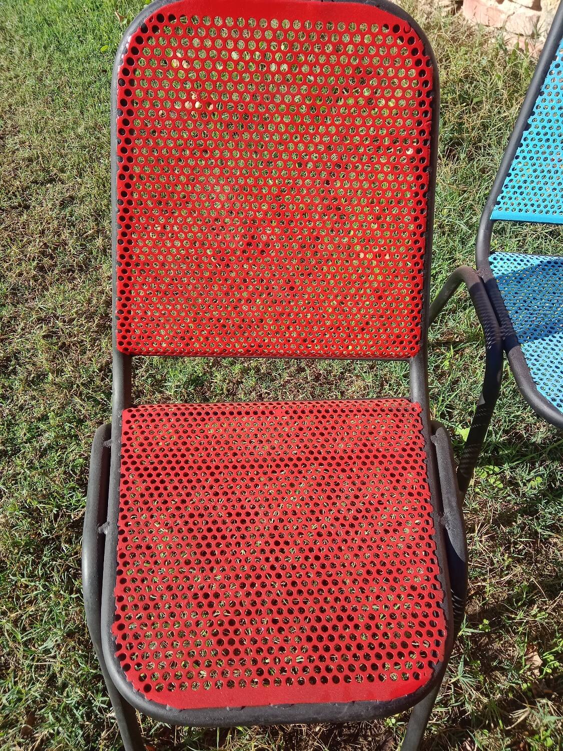 Chaise métal ajourées