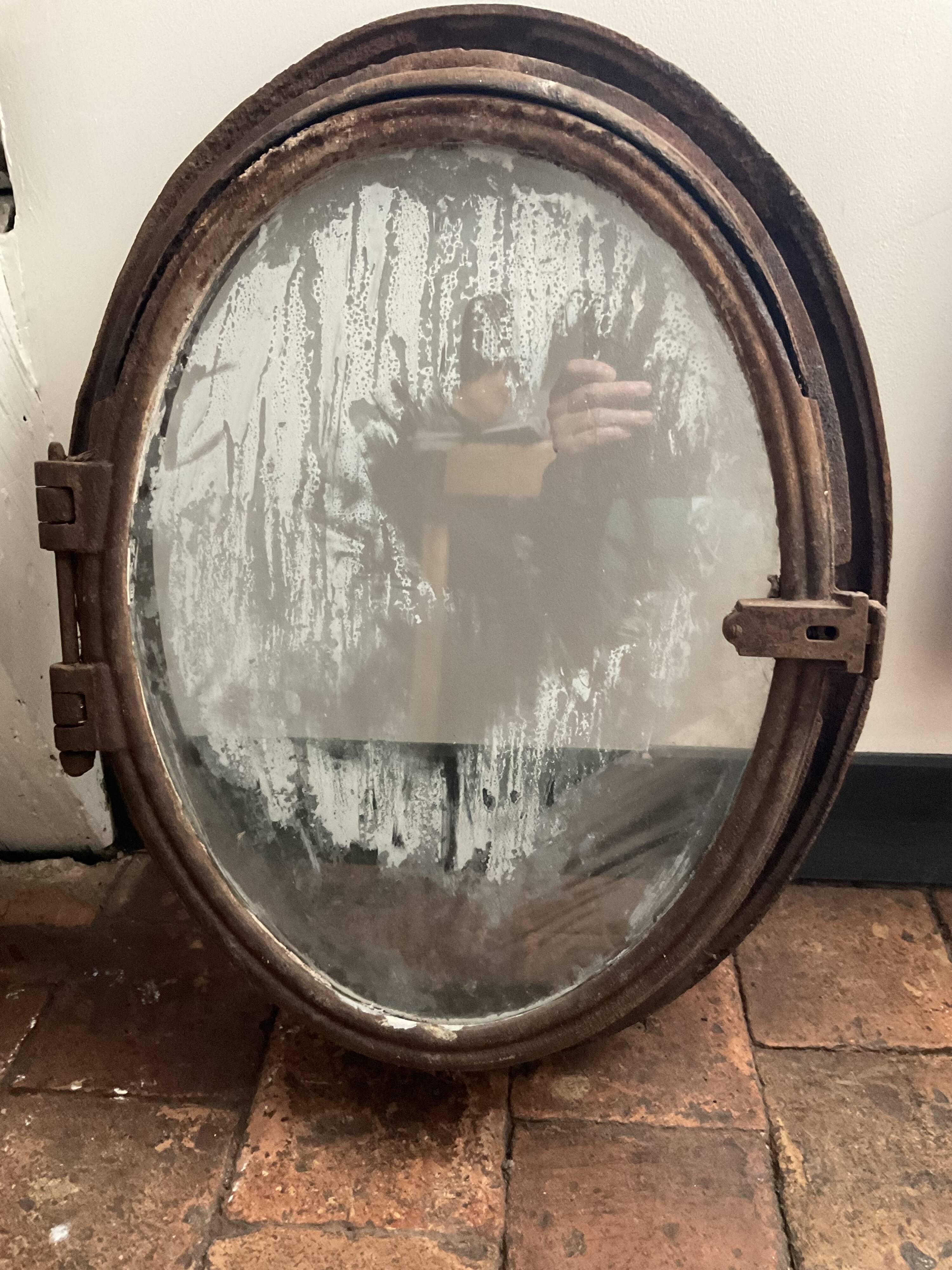 Bull's-eye in cast iron