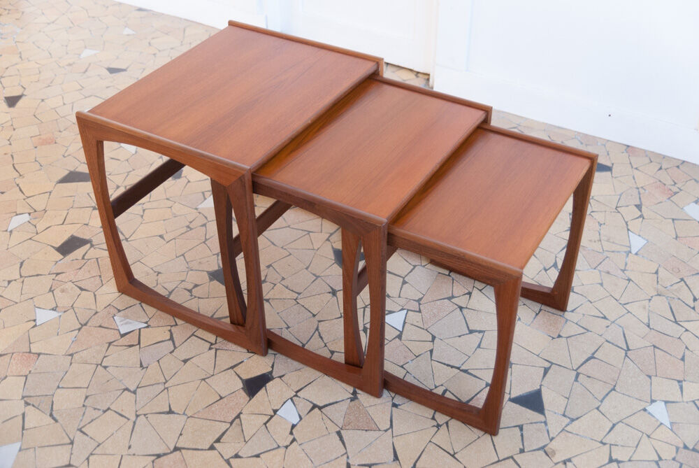 Modernist gigogne coffee table