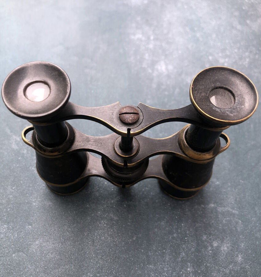 Paire de jumelles anciennes