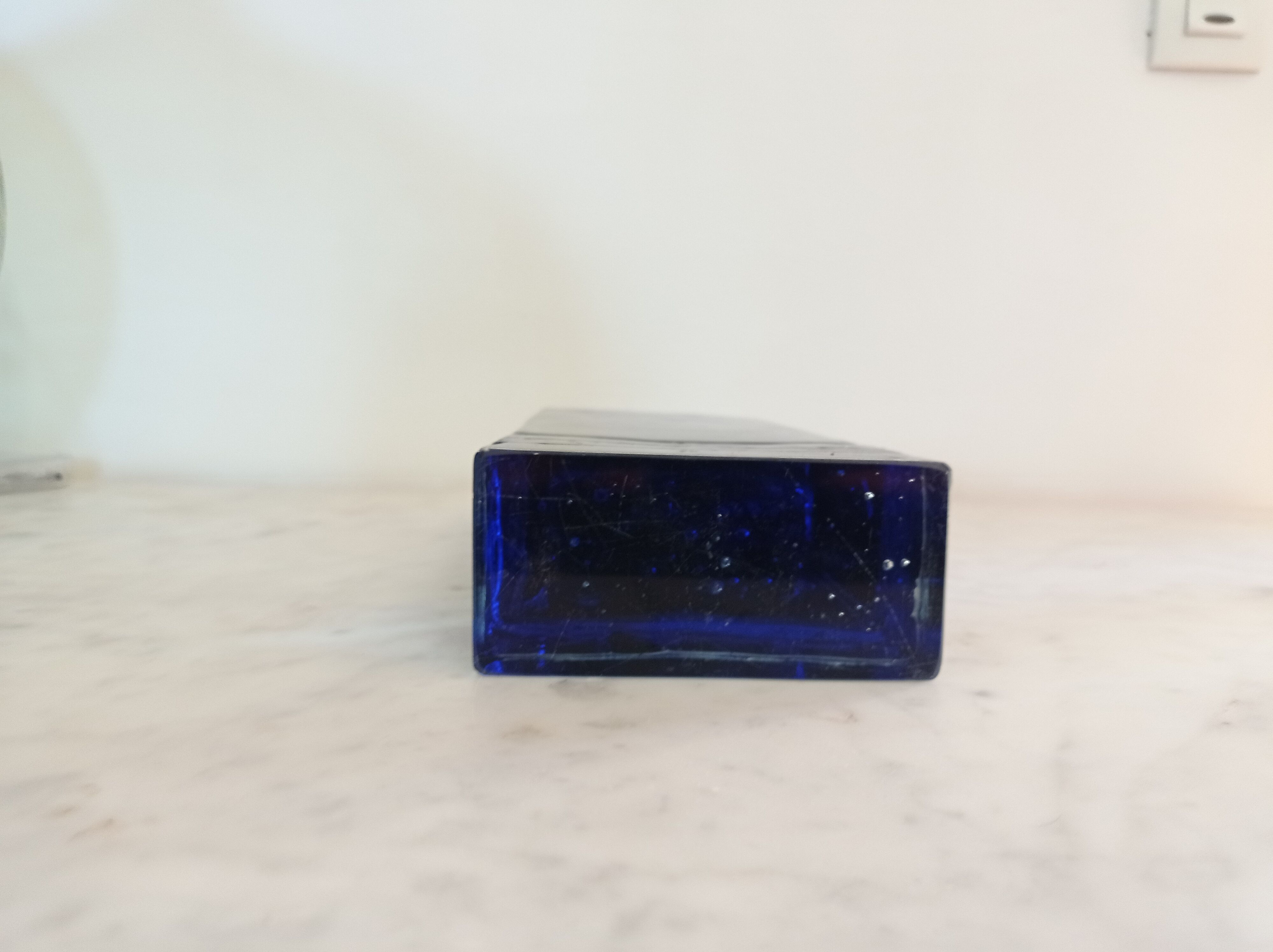 Two-tone thick glass vase