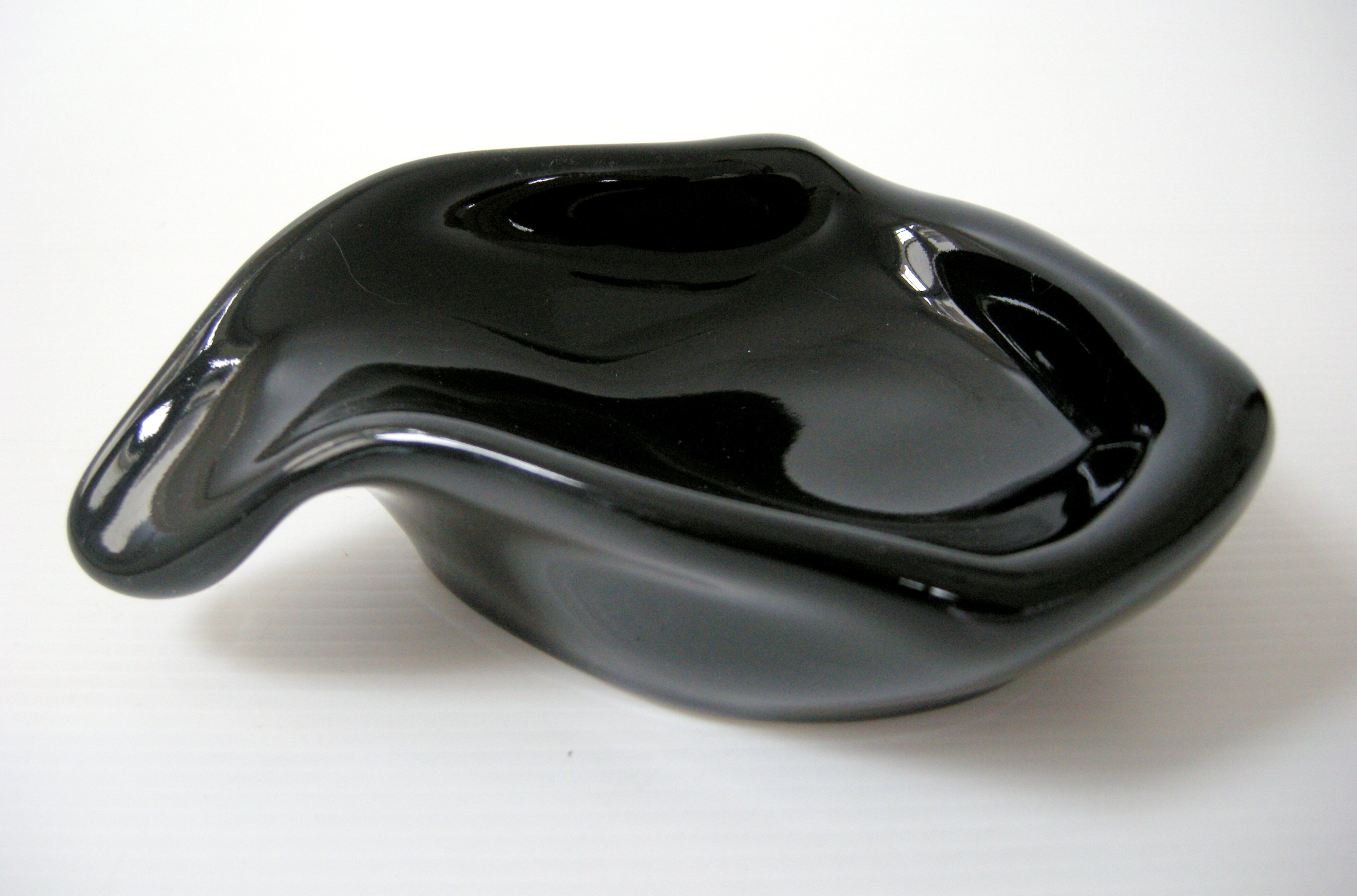 Vintage ashtray 1950 free-form ceramic