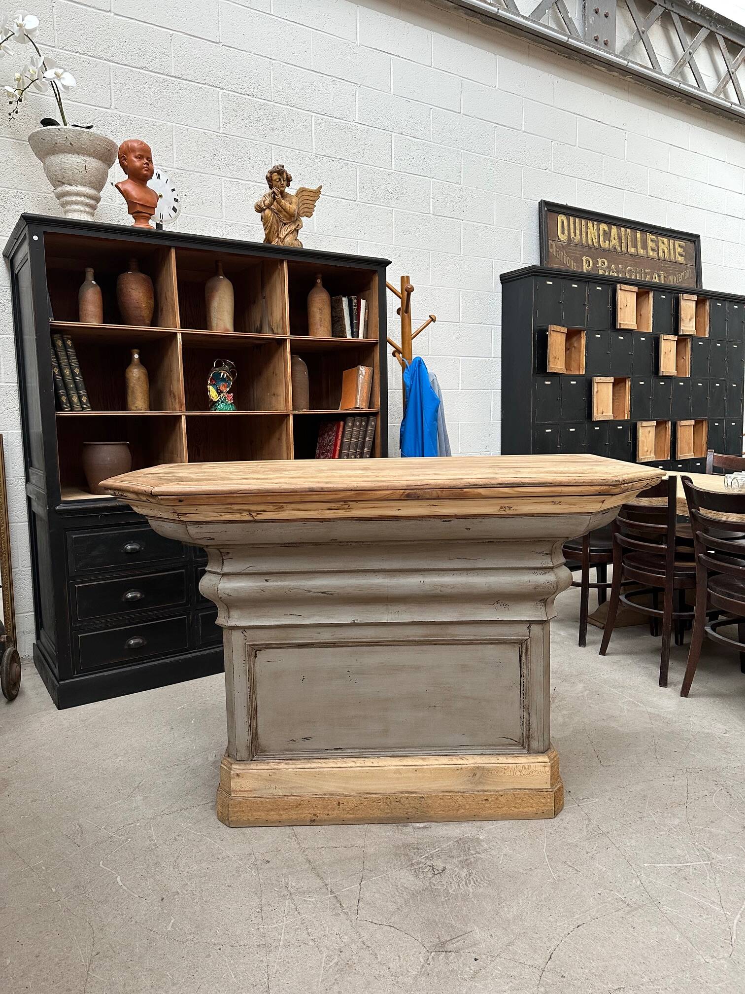 Early 20th century counter