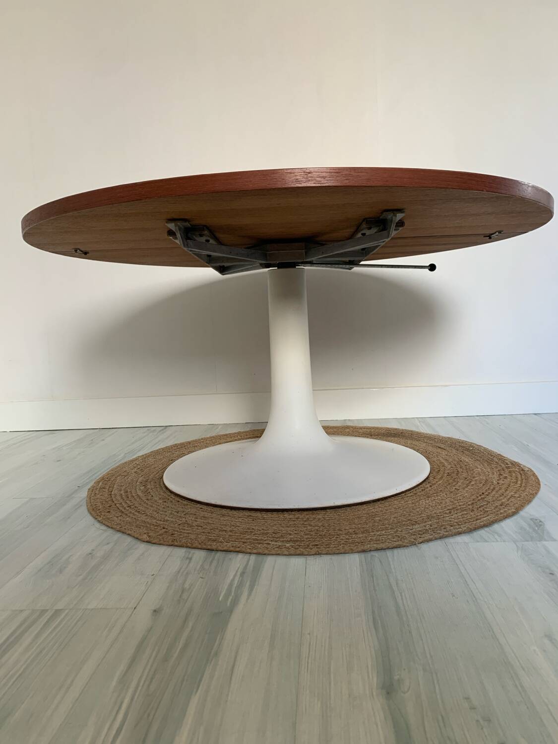 Table modulable JER – Pied tulipe en fonte – Fonderie Chenesseau Orléa