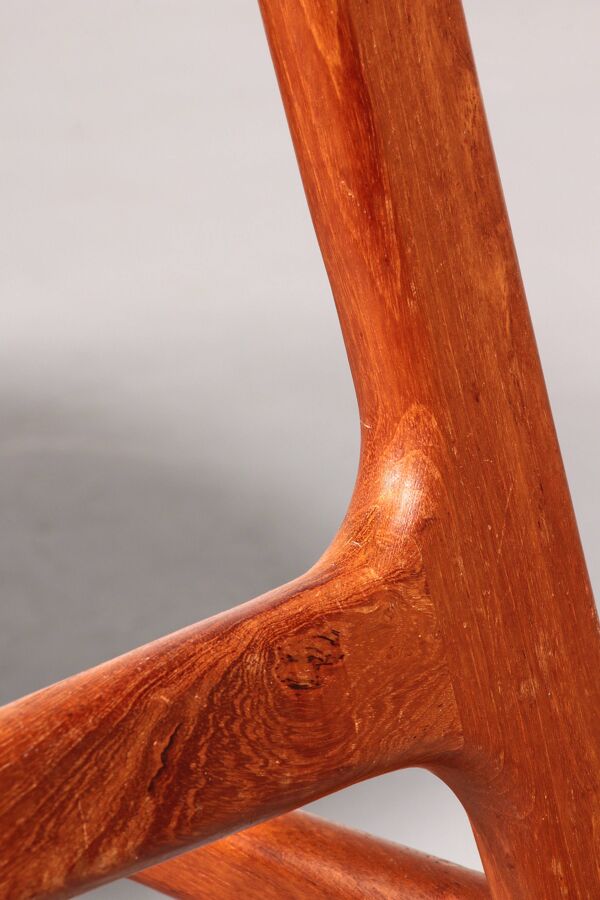 Tabouret de bar design en bois et cuir noir par Erik Buch 1960