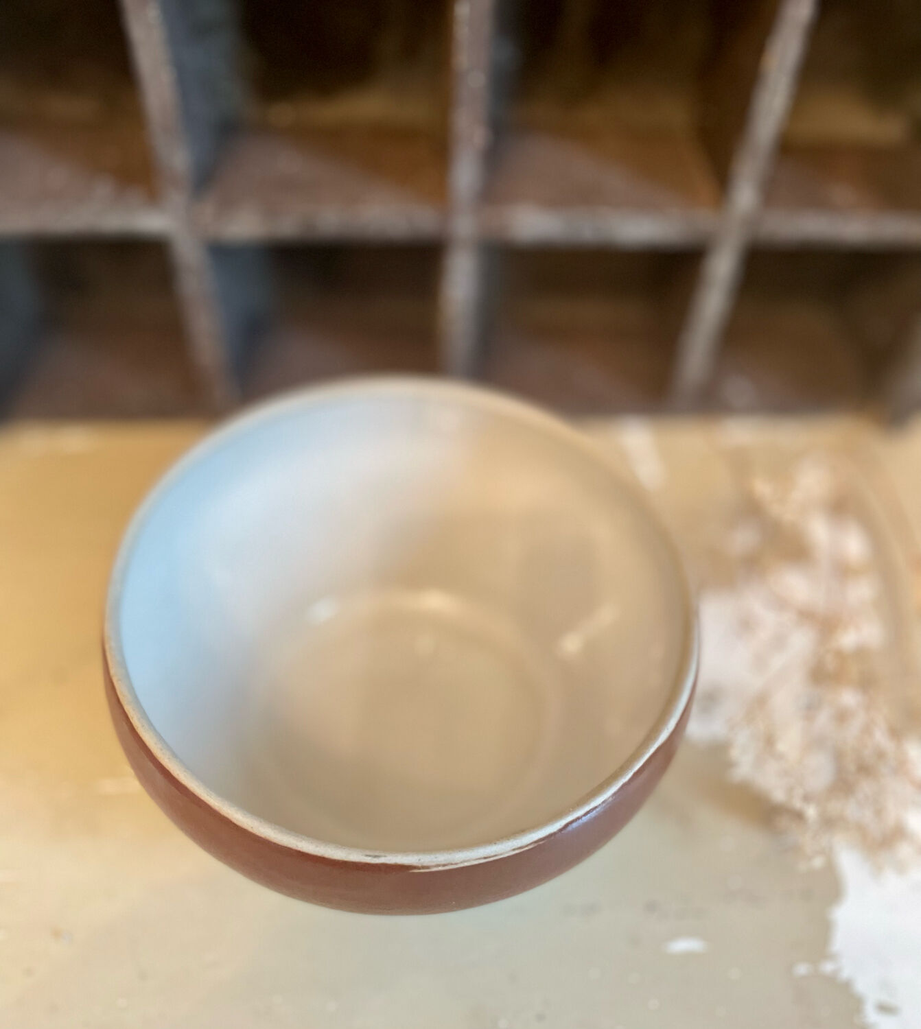 Flat bowl bowl in old Digoin stoneware