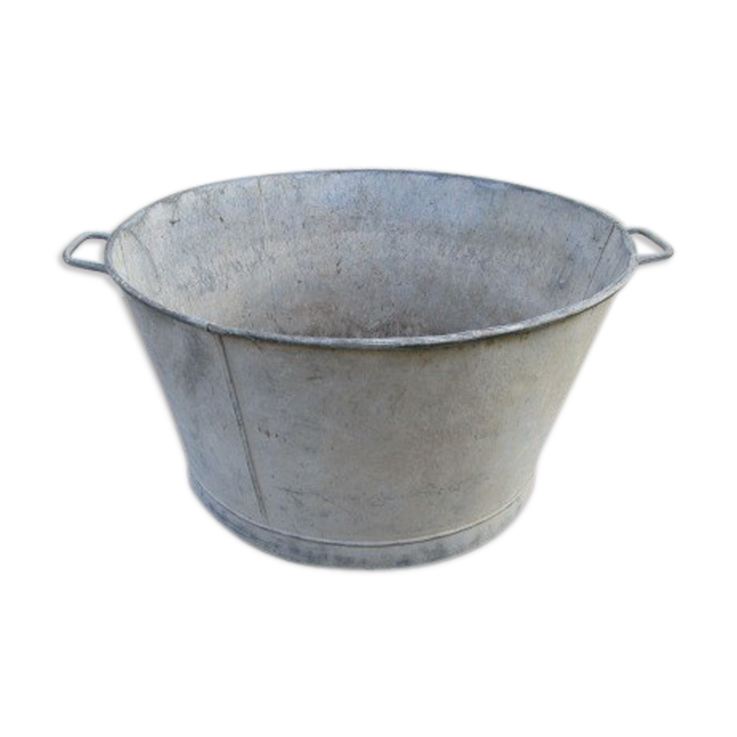 Basin in ancient zinc