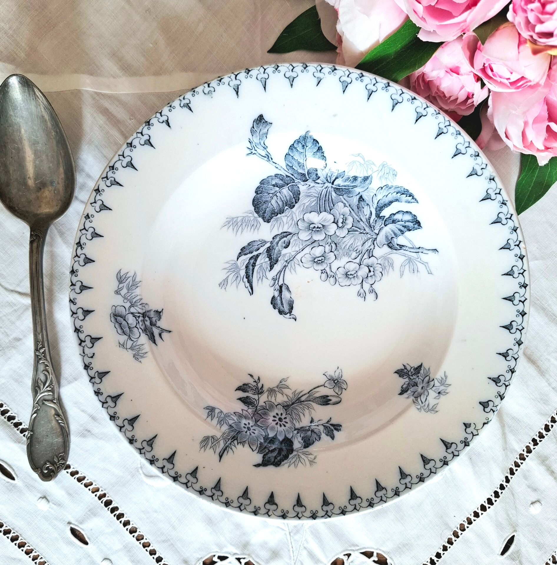 Antique deep plates in ironstone from Sarreguemines.