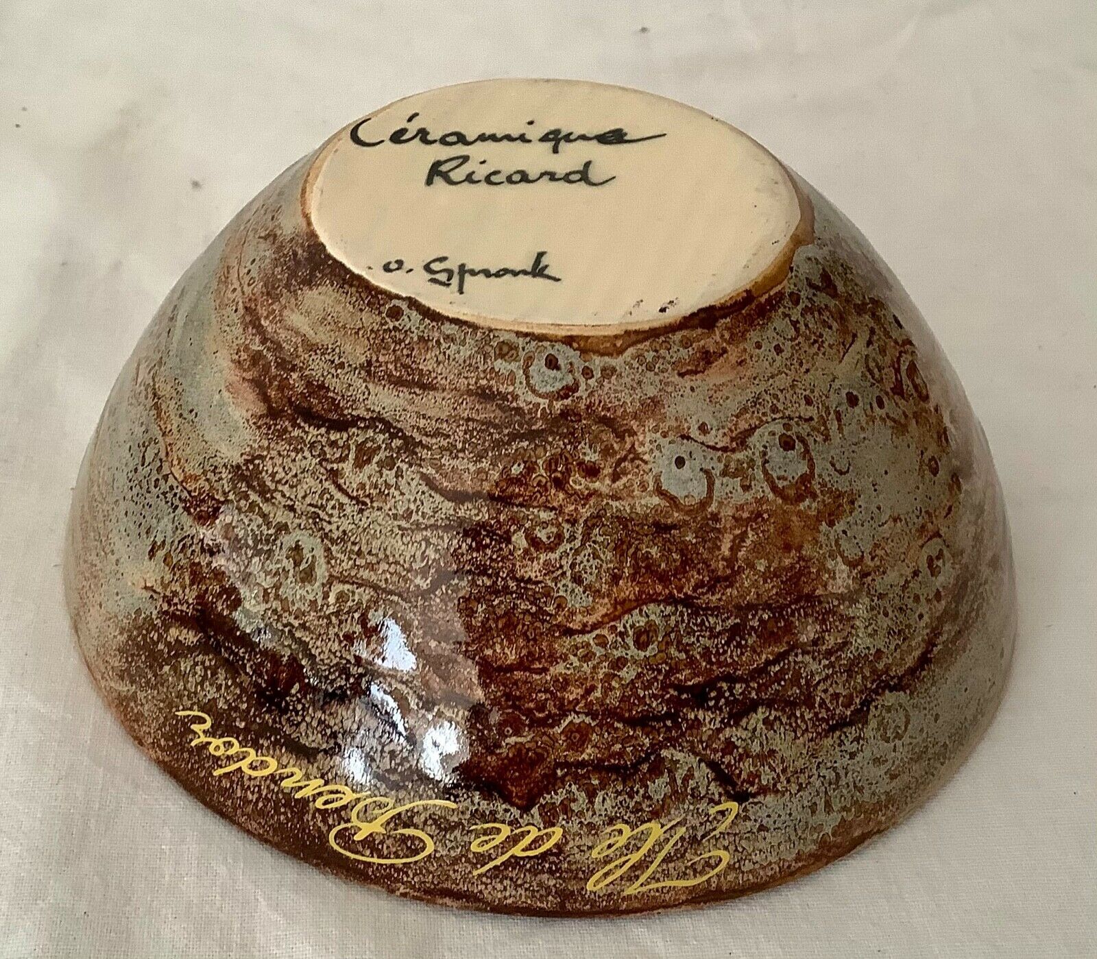 Empty paper pocket ceramic Bandor Island