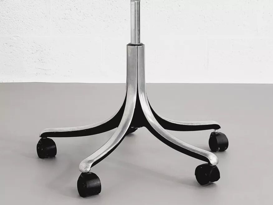 Vintage designer office armchair by Osvaldo Borsani for Tecno, Modus model