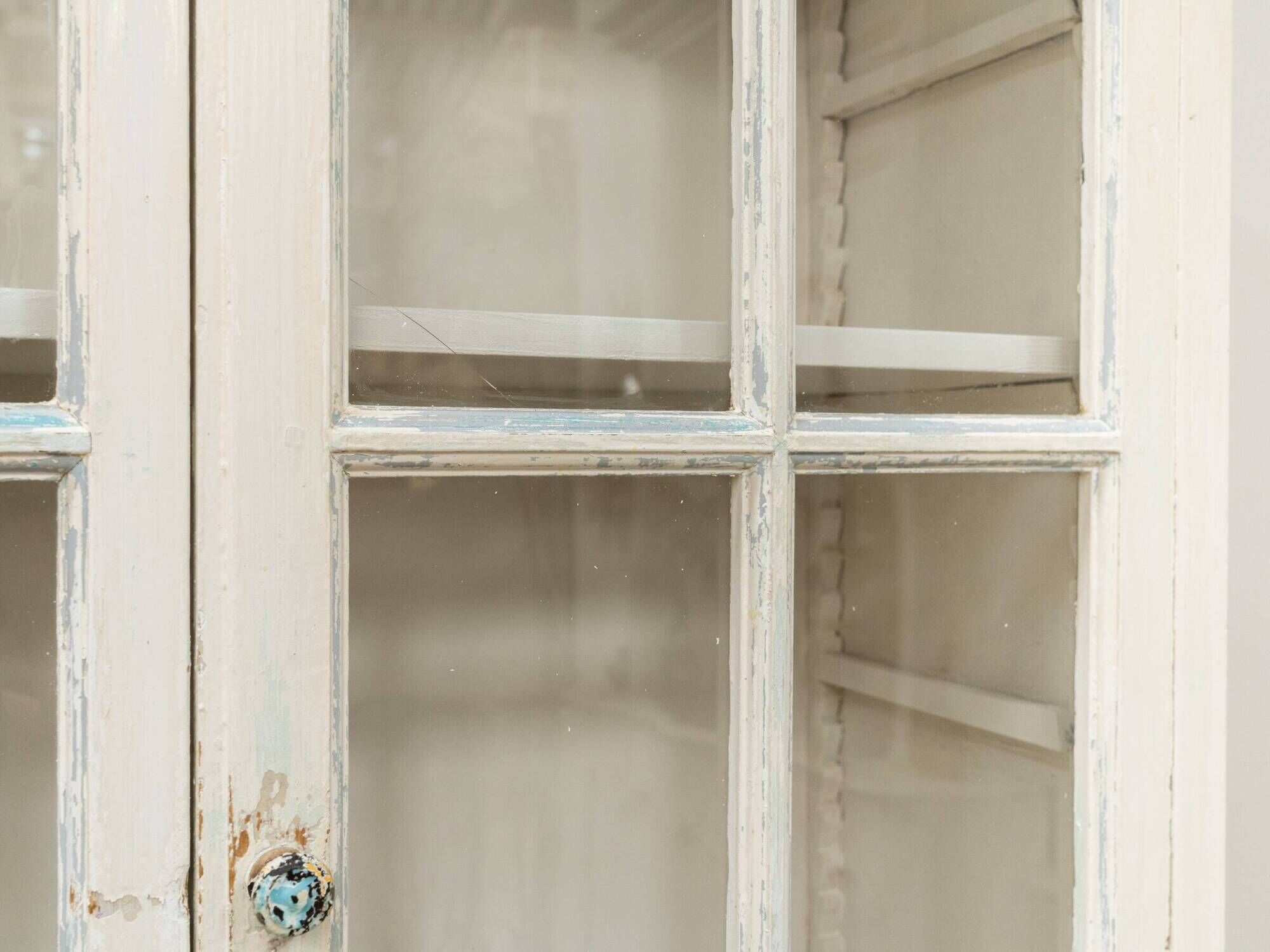 Very large antique pine dresser, 1950, beautiful original patina.