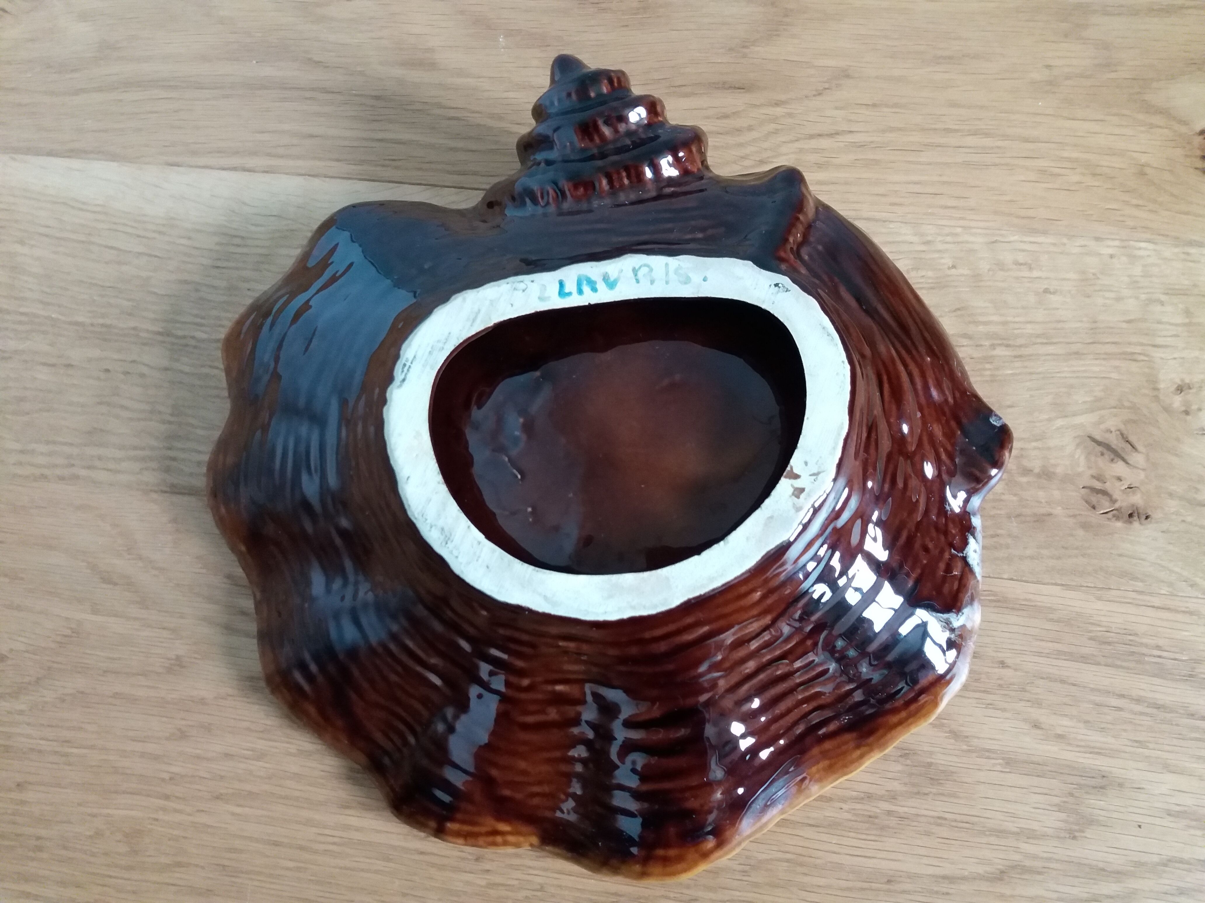 Empty shell ceramic pocket from vallauris