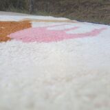 Traditional handwoven Beni Ourain Berber rug, size 150 x 250 cm.