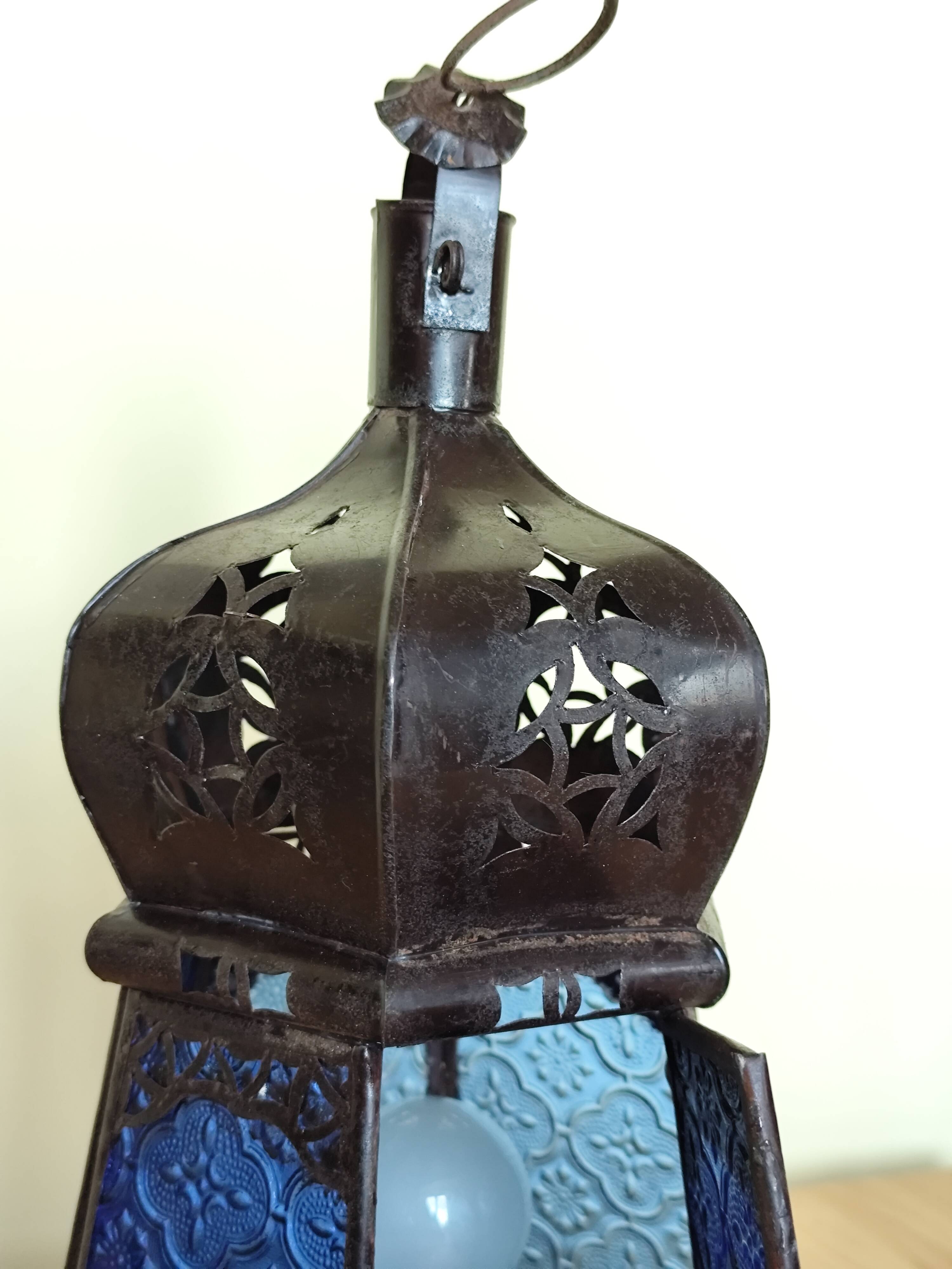 Blue hexagonal Moroccan lantern table lamp