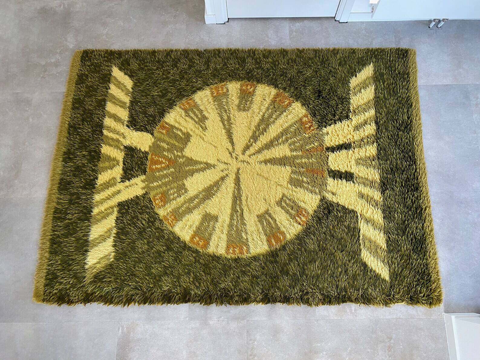 Large green Mid Century Rya rug / carpet