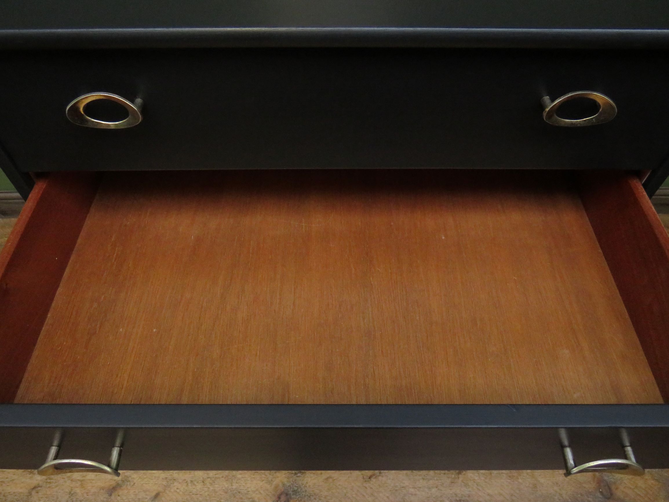 Commode vintage