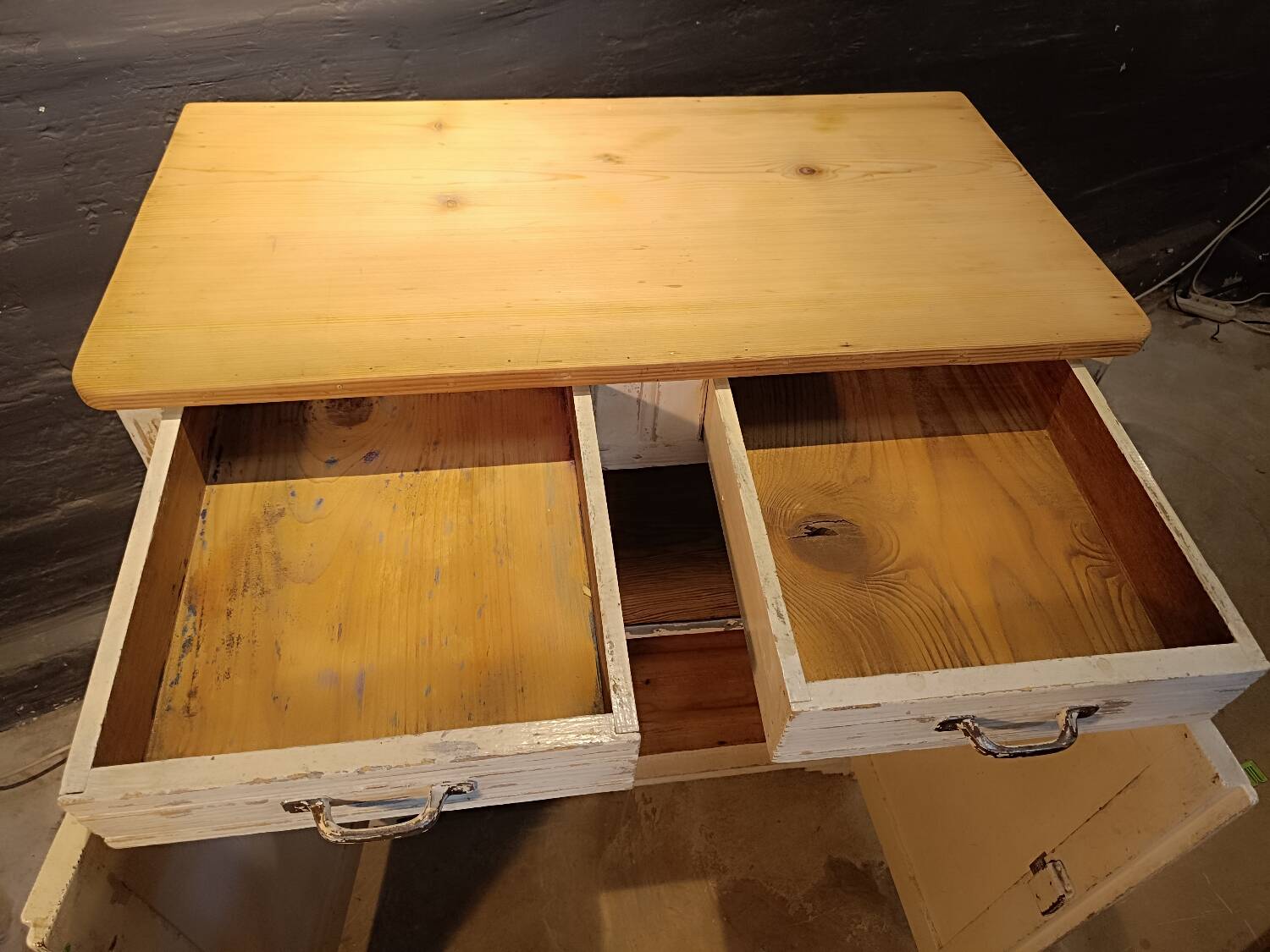 Buffet parisien patiné