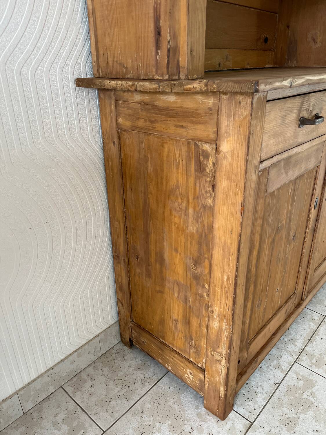 Antique dresser with glass doors and fleur-de-lys from the 50s