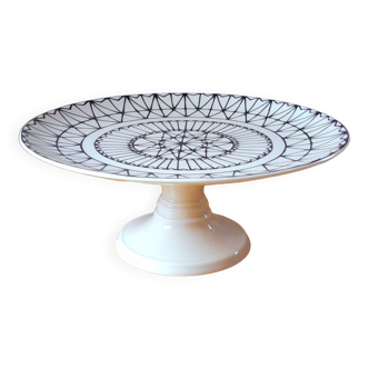 Earthenware cake dish