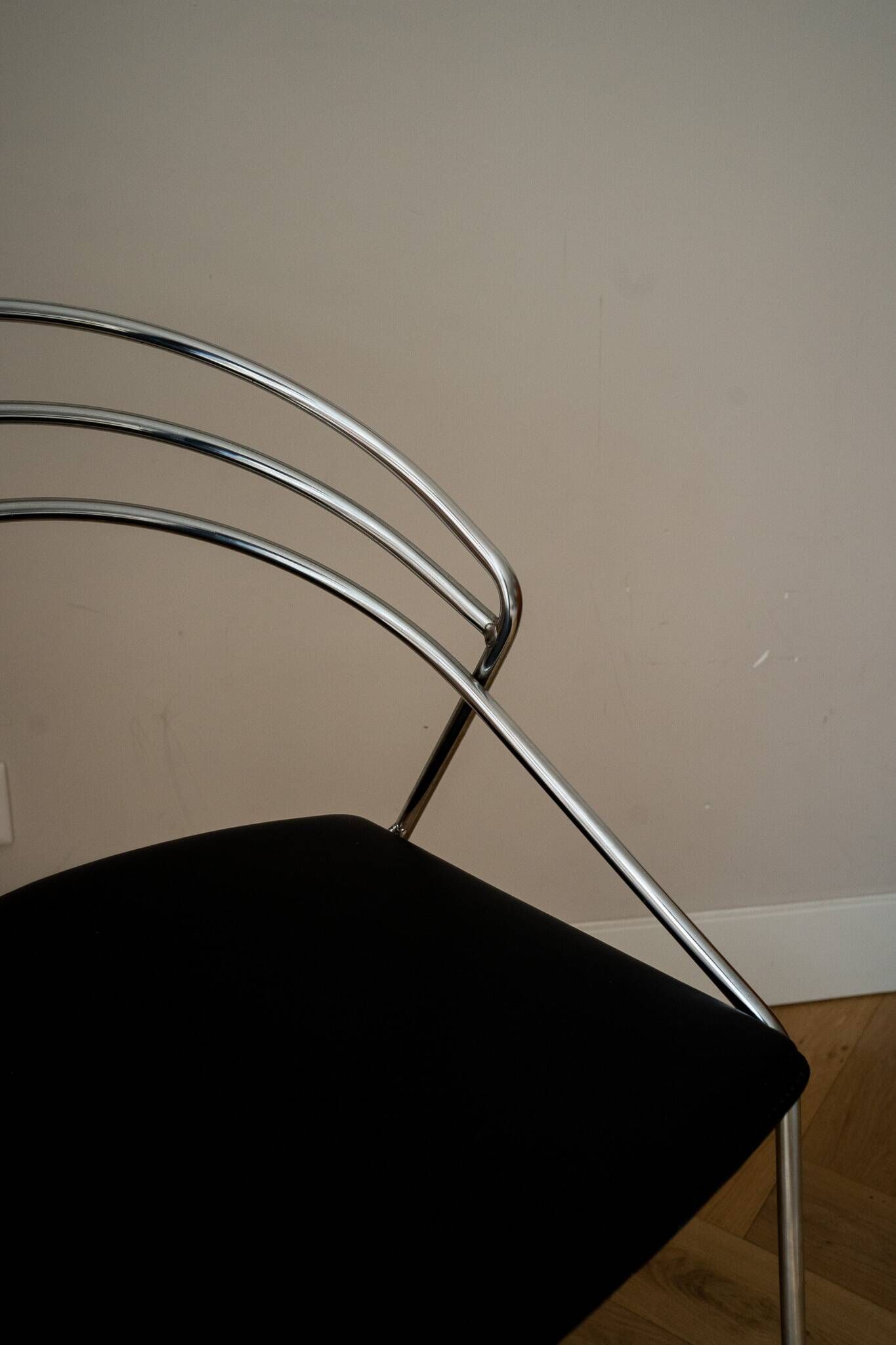 2 Vintage Design 80s Stylistic Wire Steel Chairs Chrome