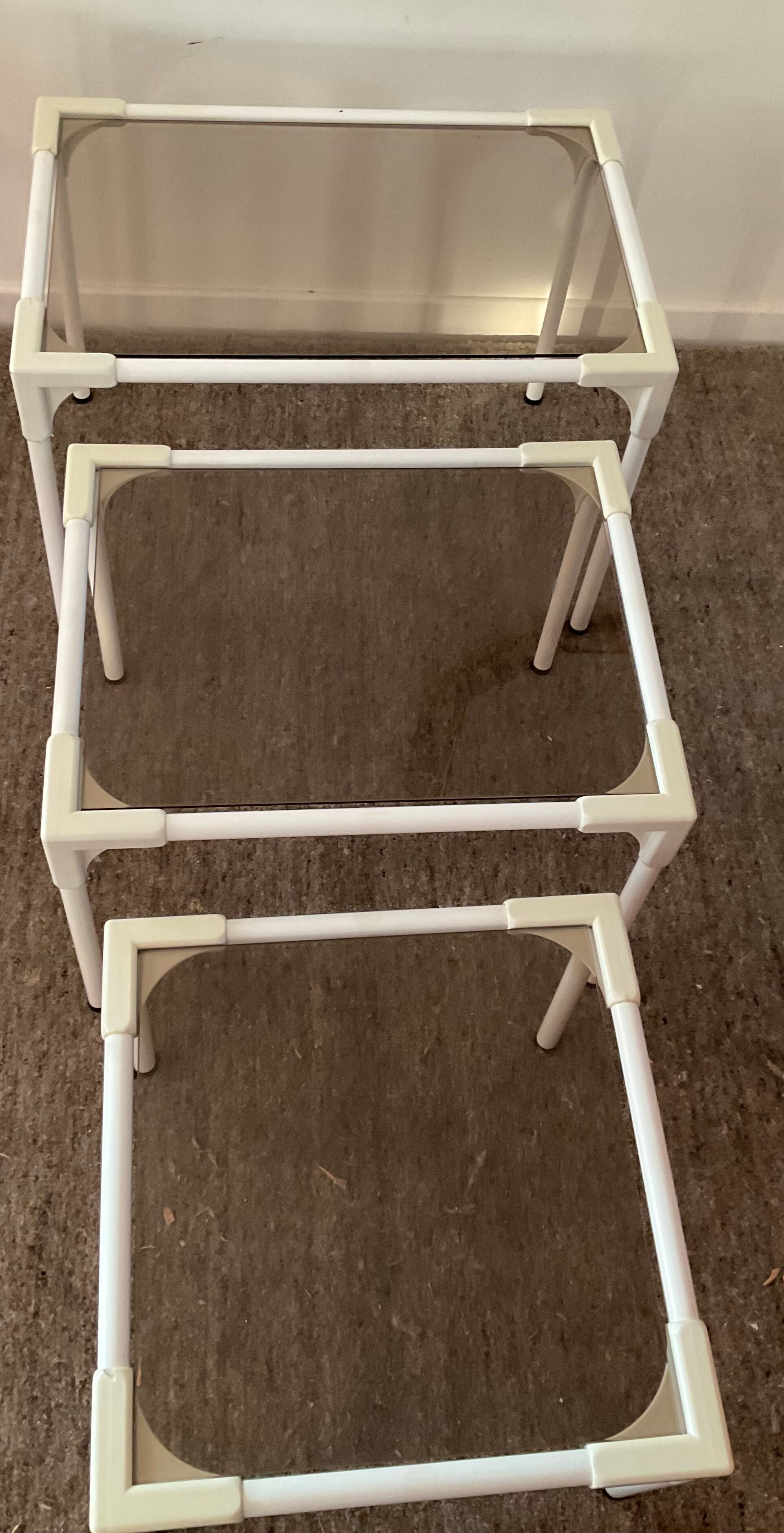 Series of 3 nesting tables from the 70s-80s