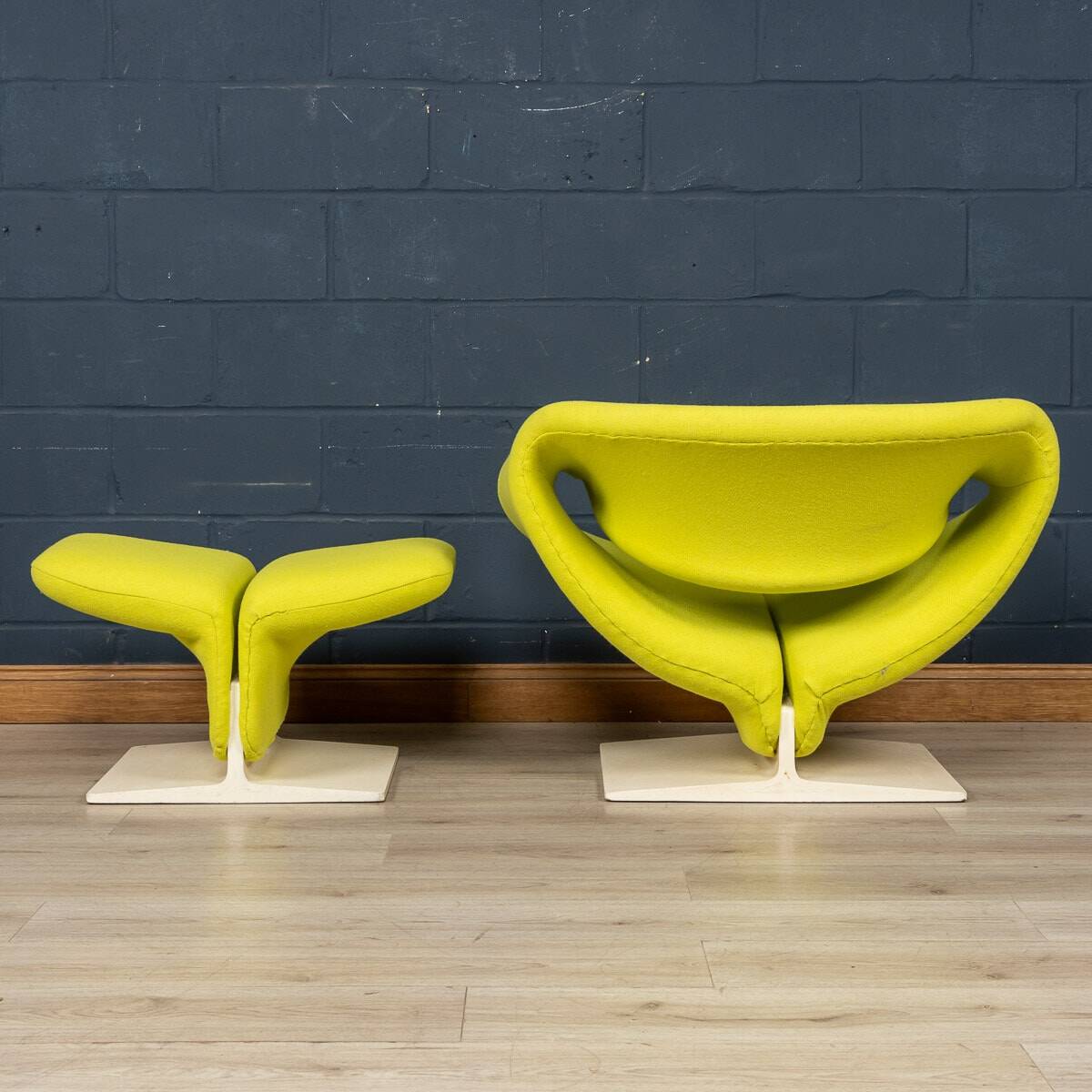 A 20thC RIBBON CHAIR & FOOTSTALL BY PIERRE PAULIN FOR ARTIFORT, FRANCE