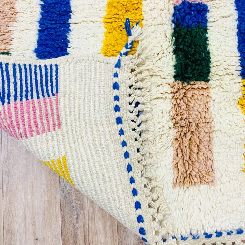 Handcrafted Moroccan rug decorated 200cm x 300cm