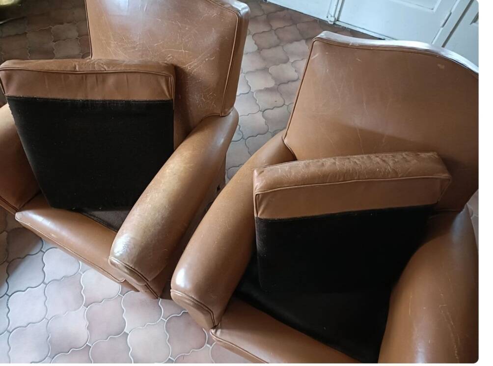 Paire de fauteuils club cuir