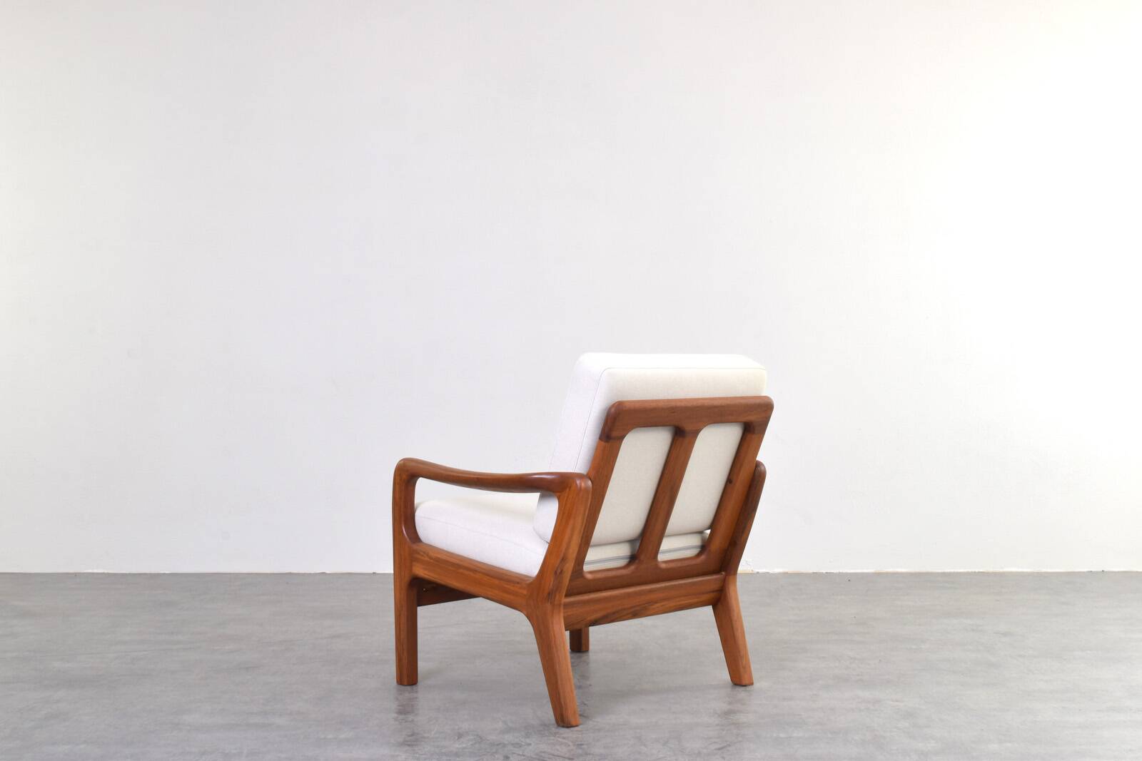 Lounge chair by Juul Kristensen and danich teak lounge chair, set of 2