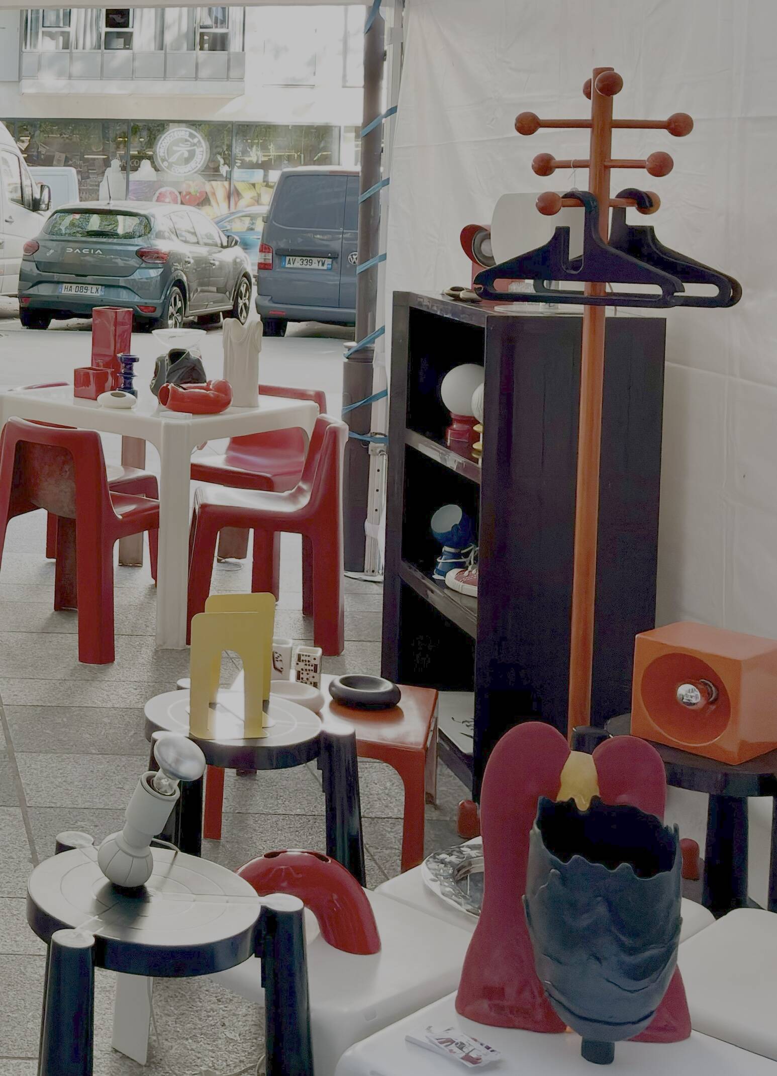Multipla shelf by André Vandenbeuck Strässle from the 1970s.