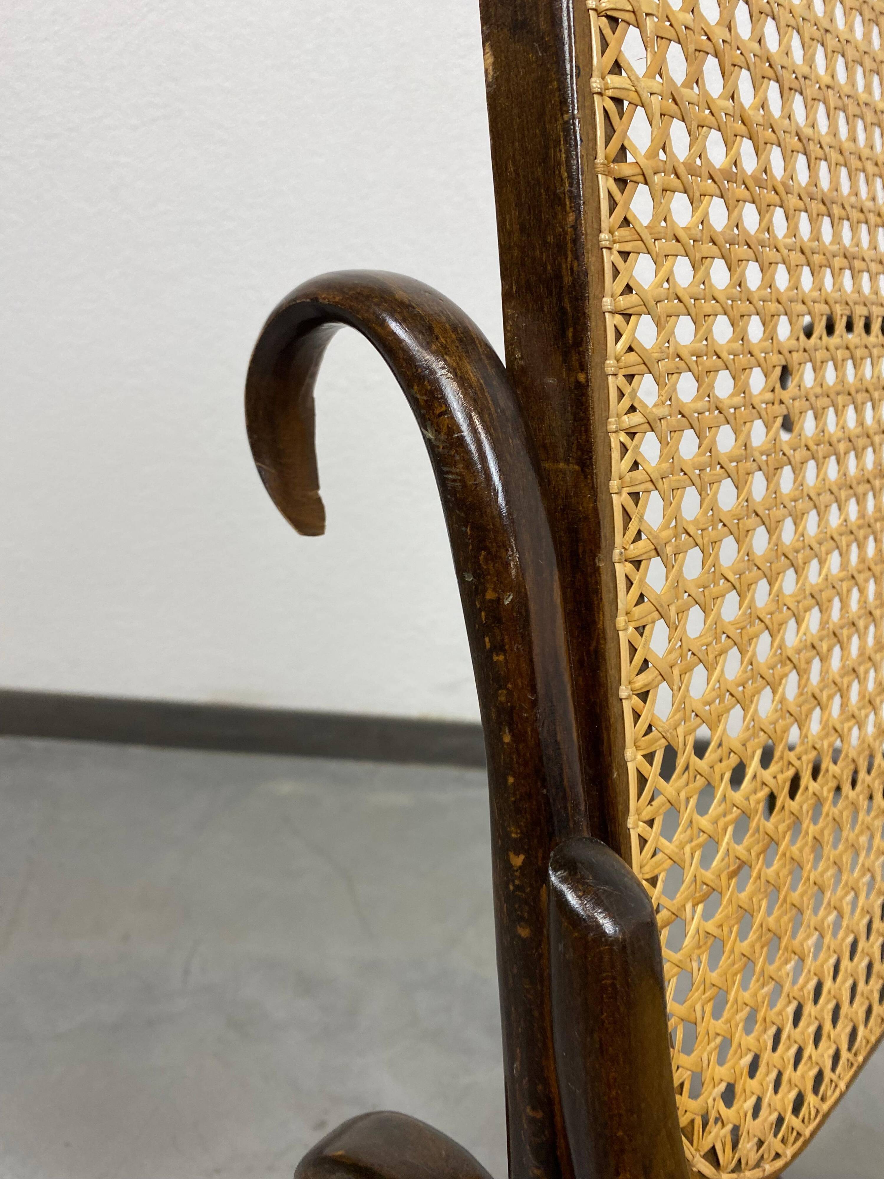 Small Thonet rocking chair no. 10 for children