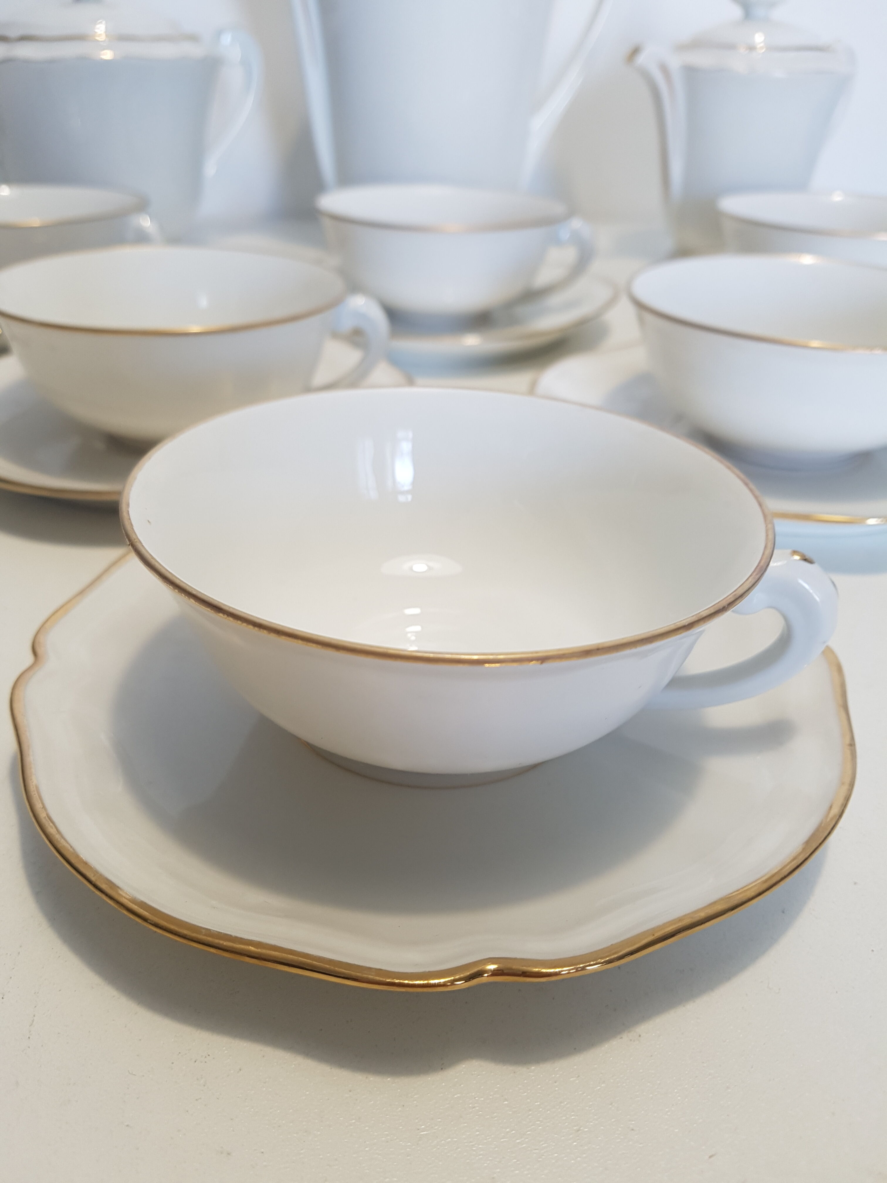 Coffee service in limoges porcelain, white and gold